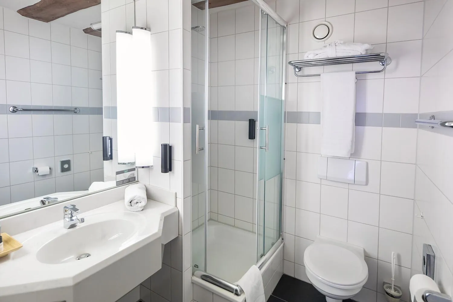 Bathroom in ACHAT Hotel Heppenheim