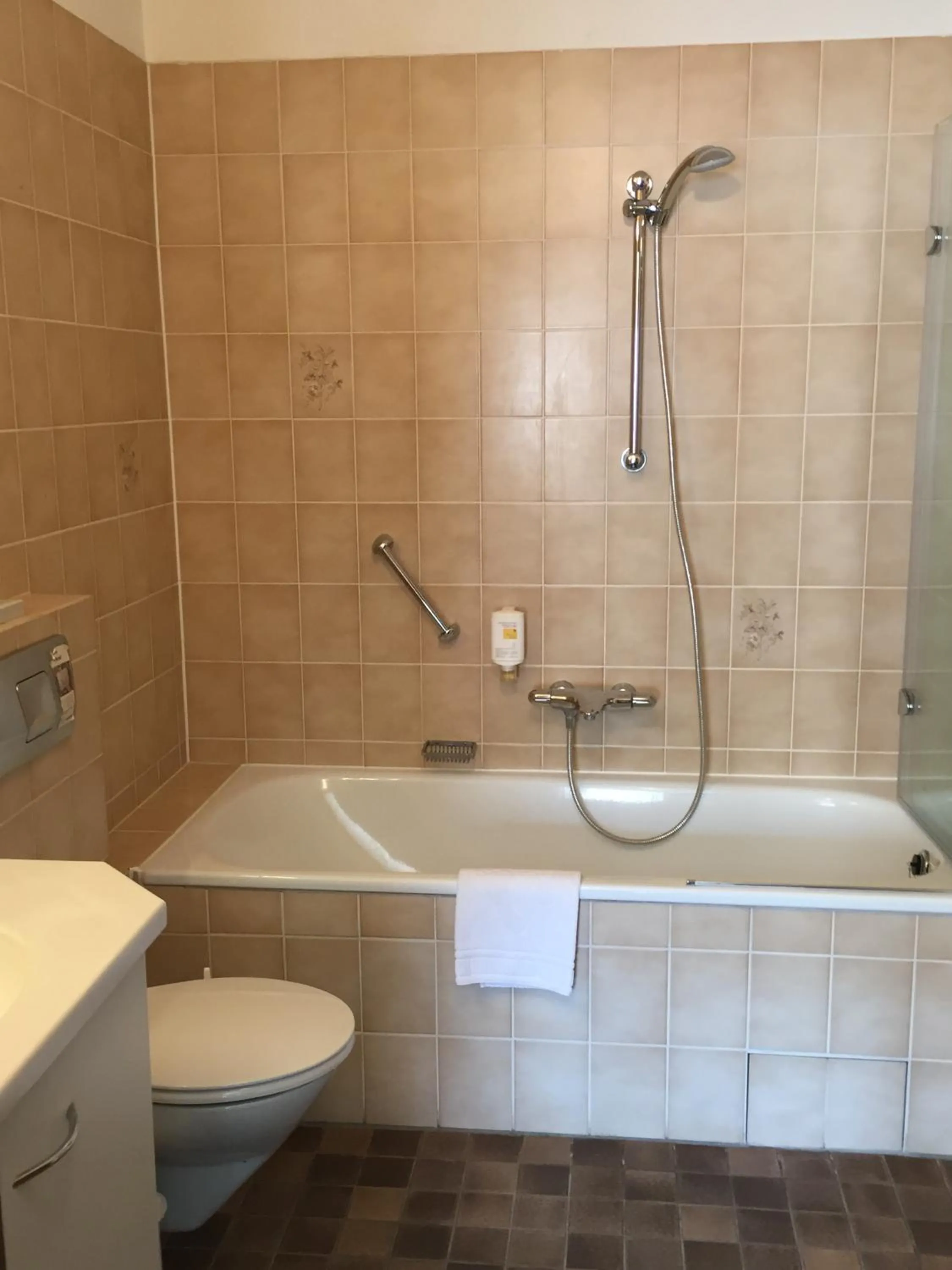 Bathroom in Hotel Garni Schmieder’s Ochsen