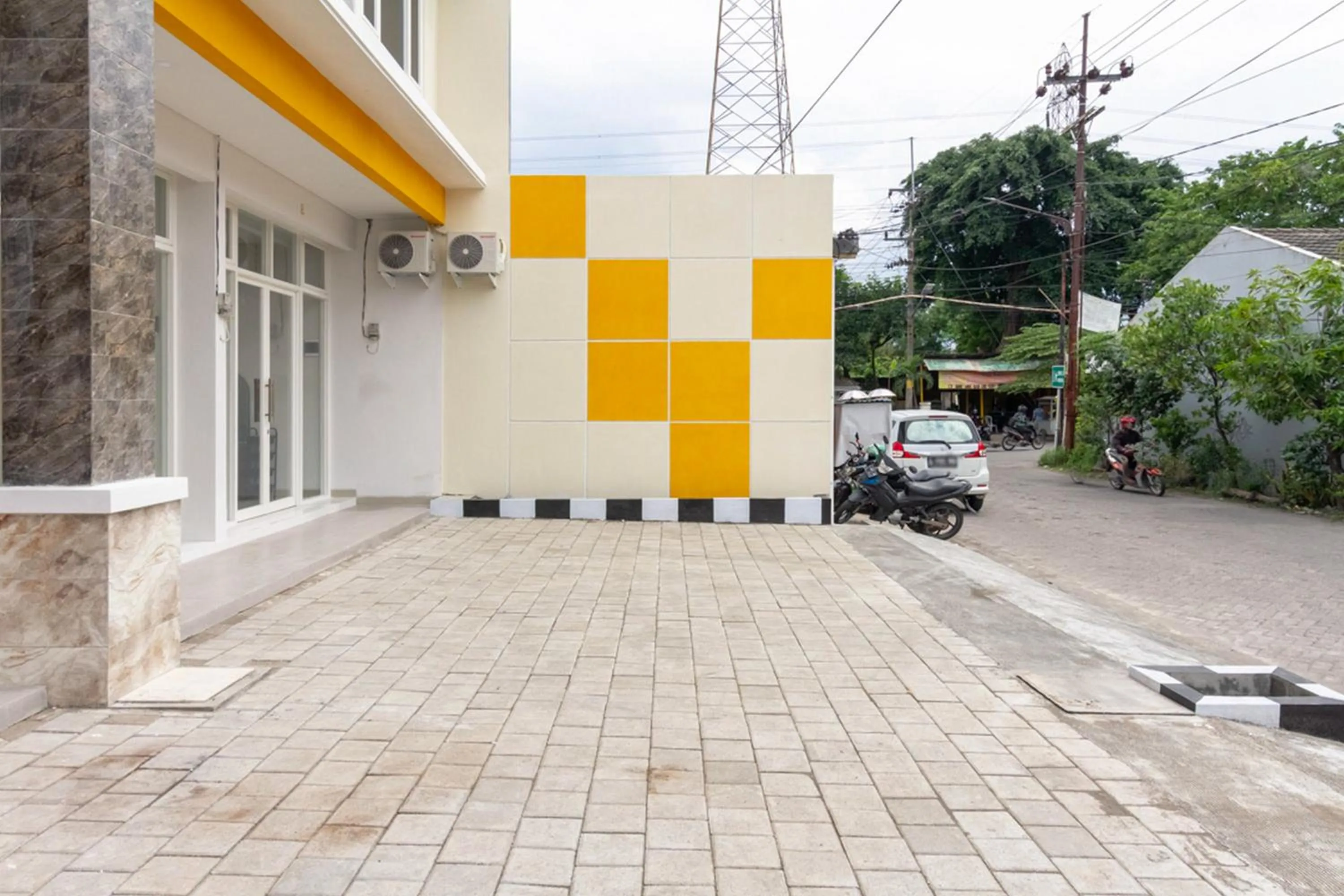 RedDoorz Syariah @ Kebraon