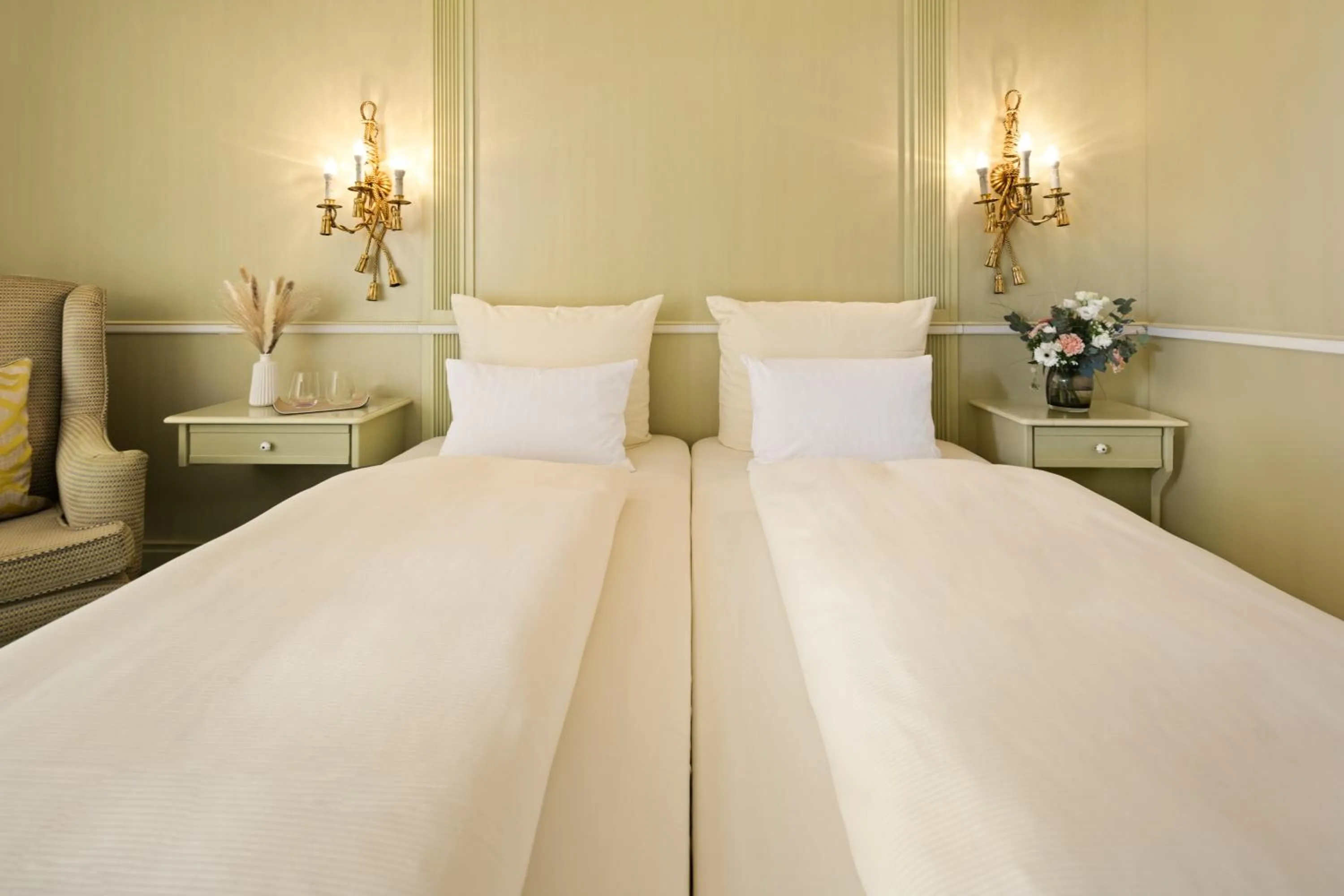 Photo of the whole room, Bed in Hotel Dreiflüssehof