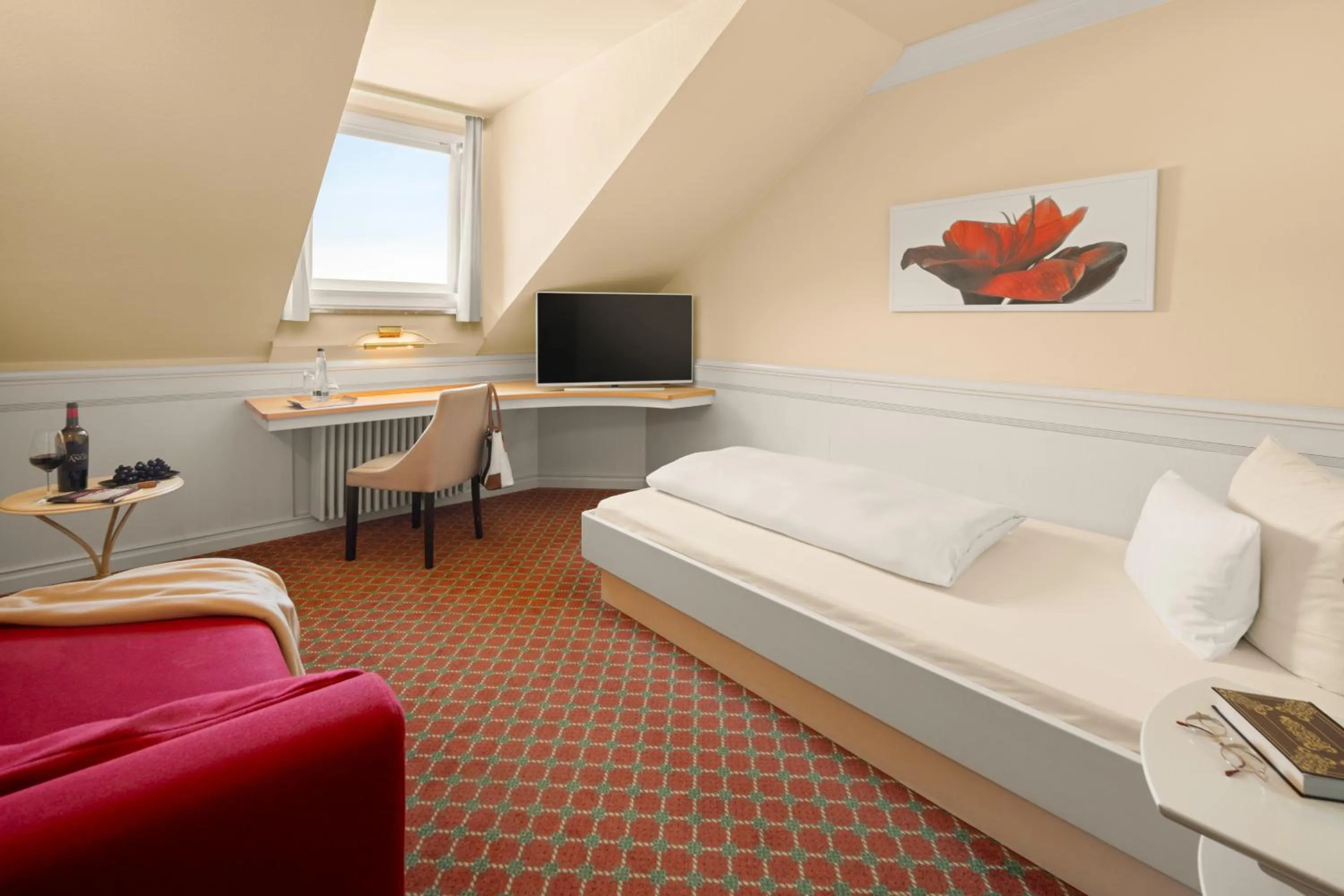 Photo of the whole room, Bed in Hotel Dreiflüssehof