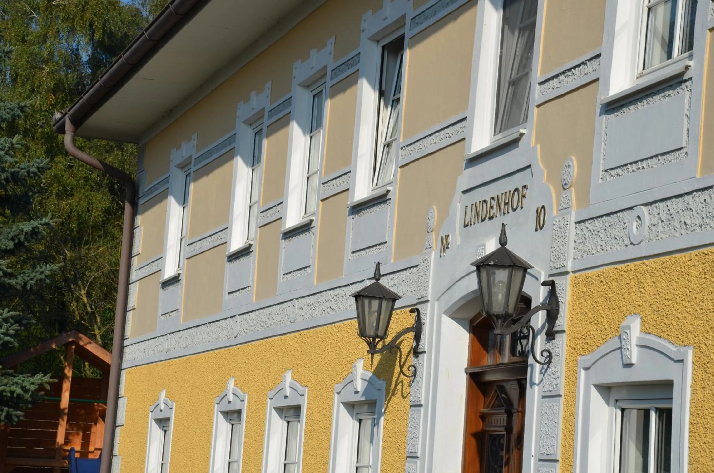 Facade/entrance in Lindenhof- Fam. Forstmayr