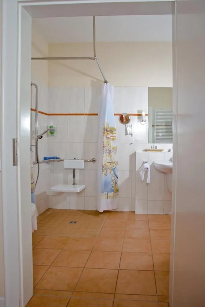 Bathroom in Rotenberg PT Hotel