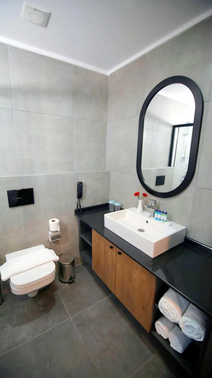 Toilet in Ramira Joy Hotel