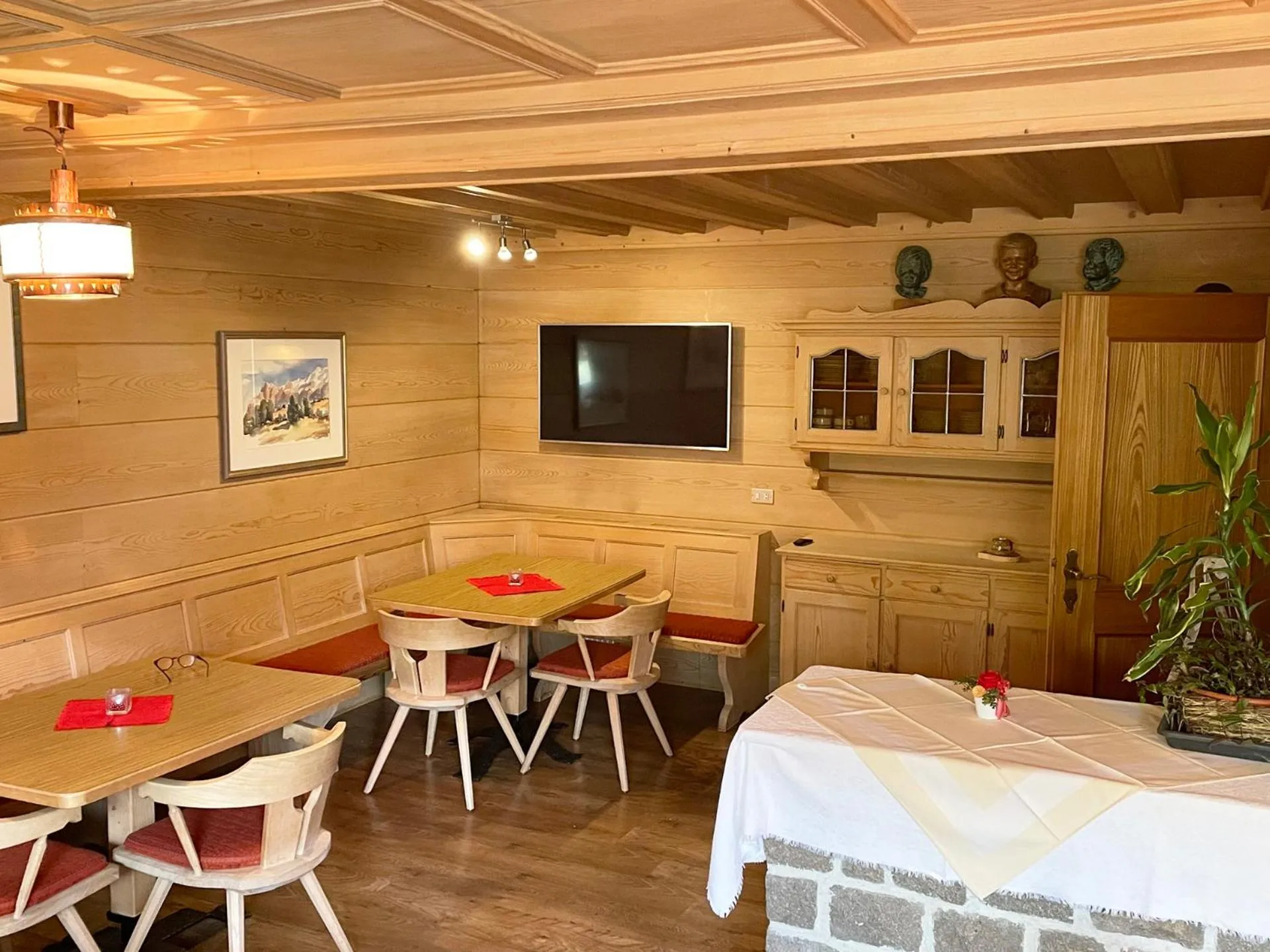 Communal lounge/ TV room in Residence Lastei