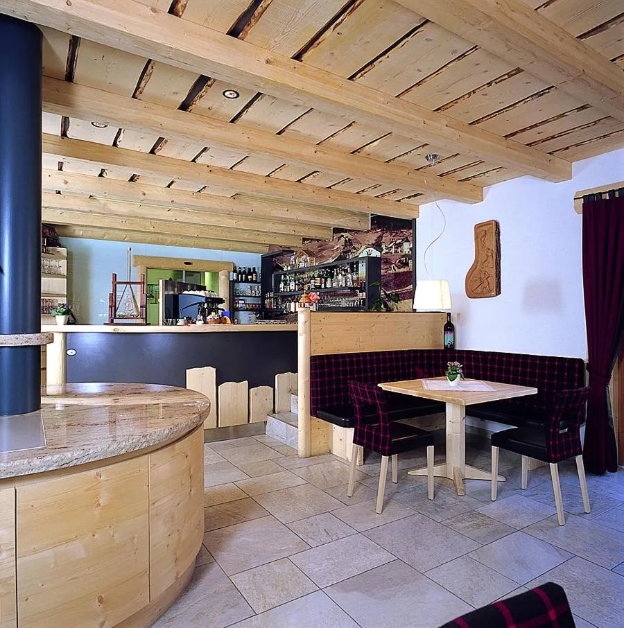 Lounge or bar in Apartments Restaurant Rusctlea