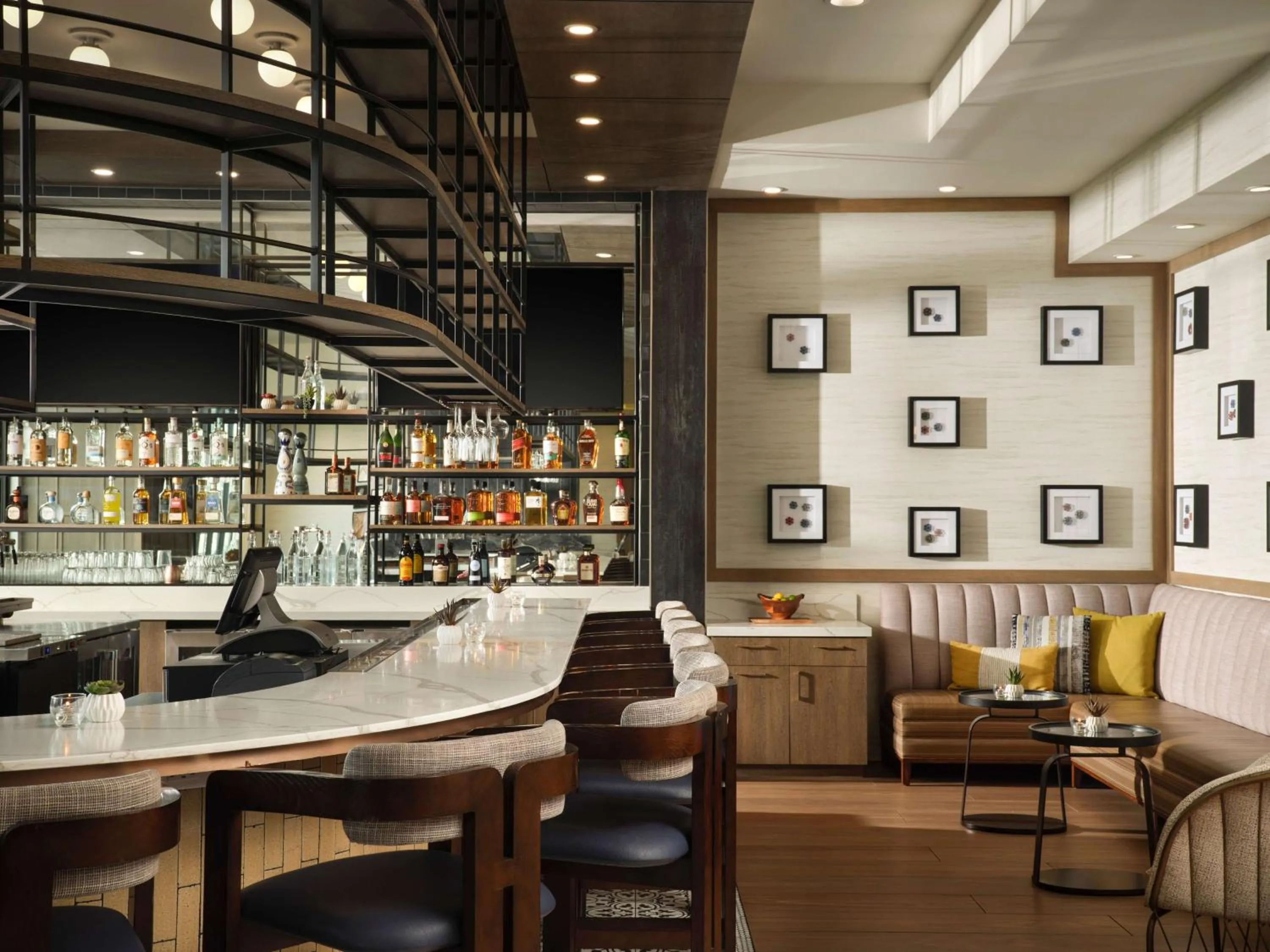 Lounge or bar in Cambria Hotel Sonoma Wine Country