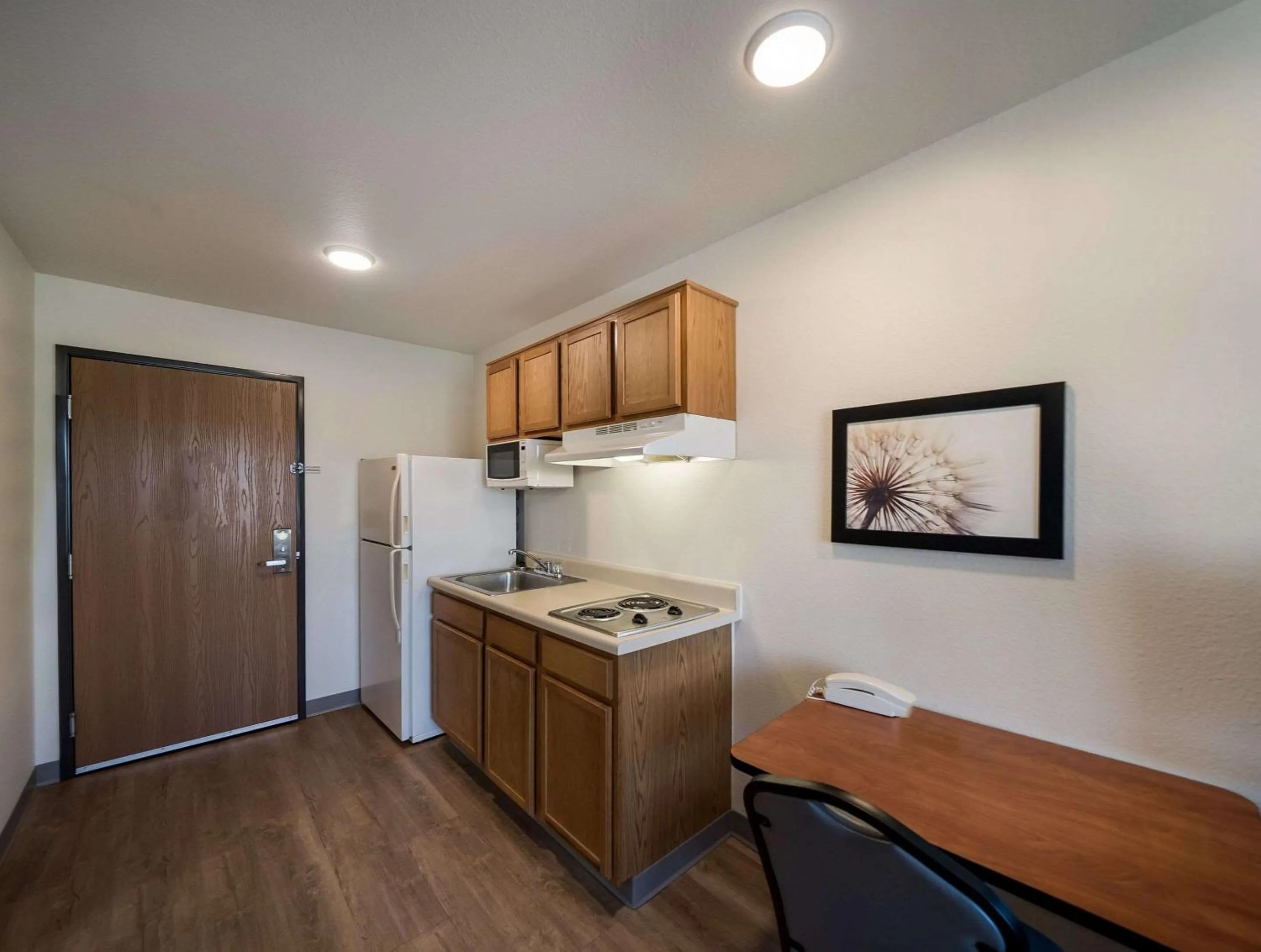 Kitchen or kitchenette in WoodSpring Suites Fort Worth Trophy Club