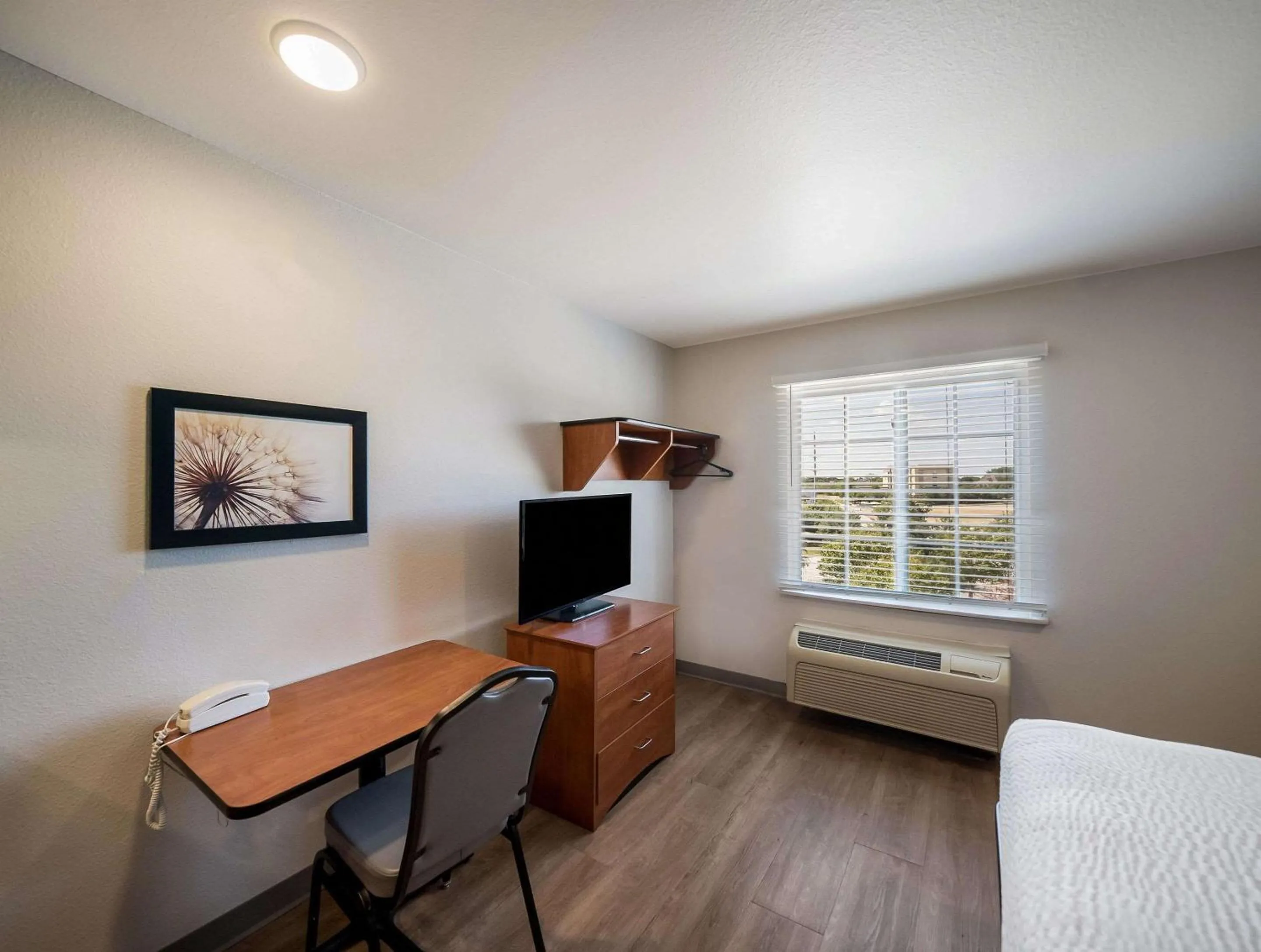 Bedroom, Bed in WoodSpring Suites Fort Worth Trophy Club