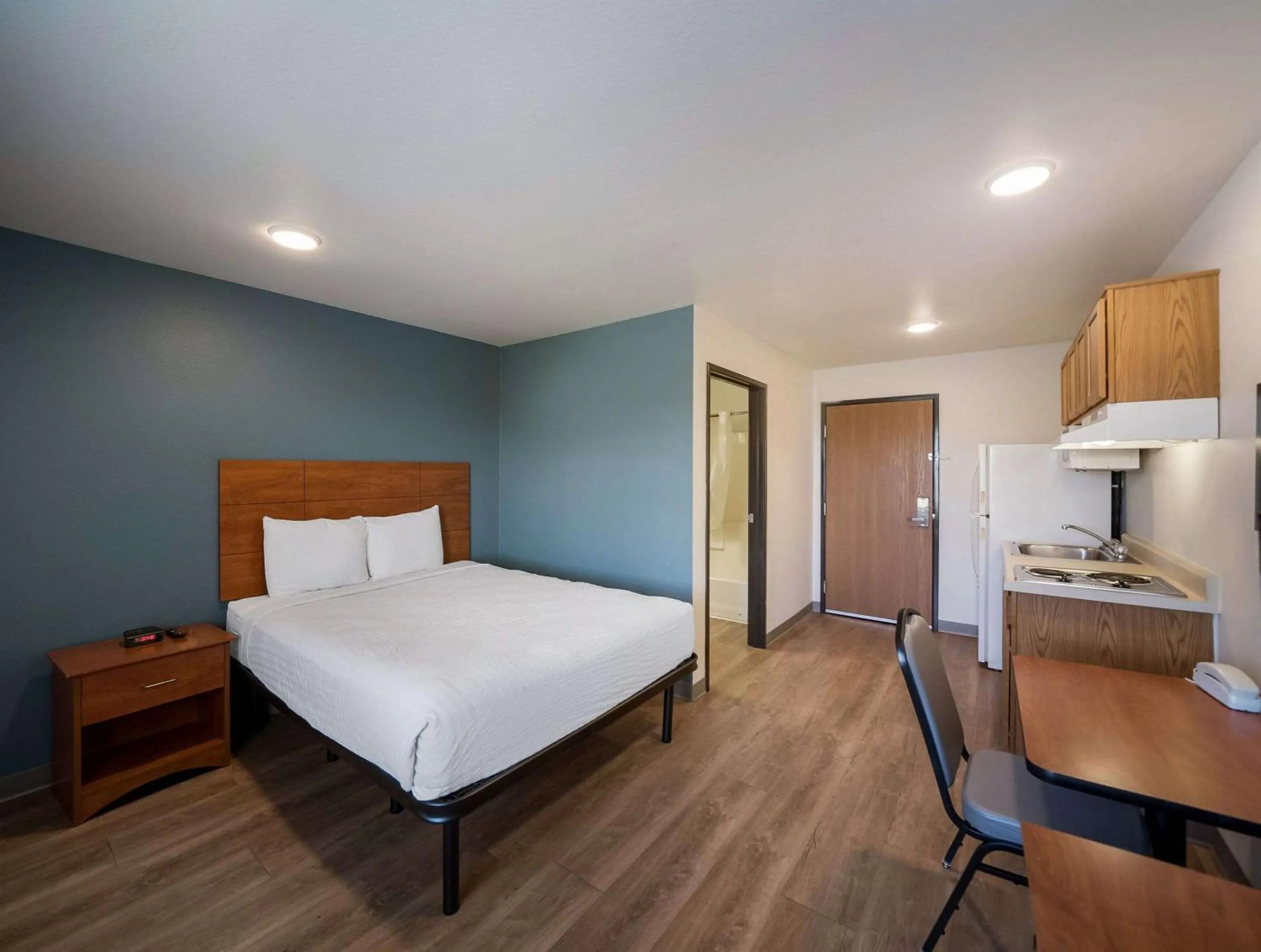 Bedroom, Bed in WoodSpring Suites Fort Worth Trophy Club