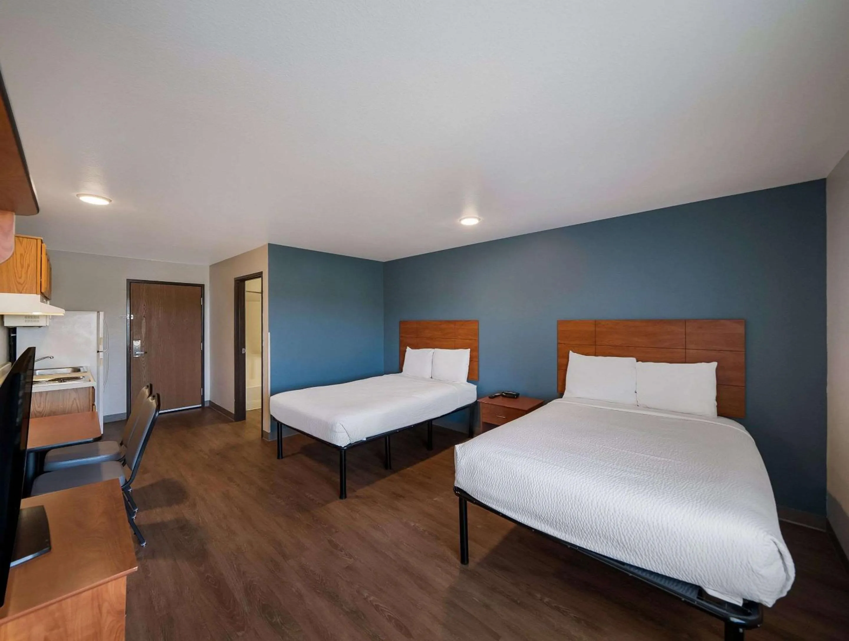 Bedroom, Bed in WoodSpring Suites Fort Worth Trophy Club