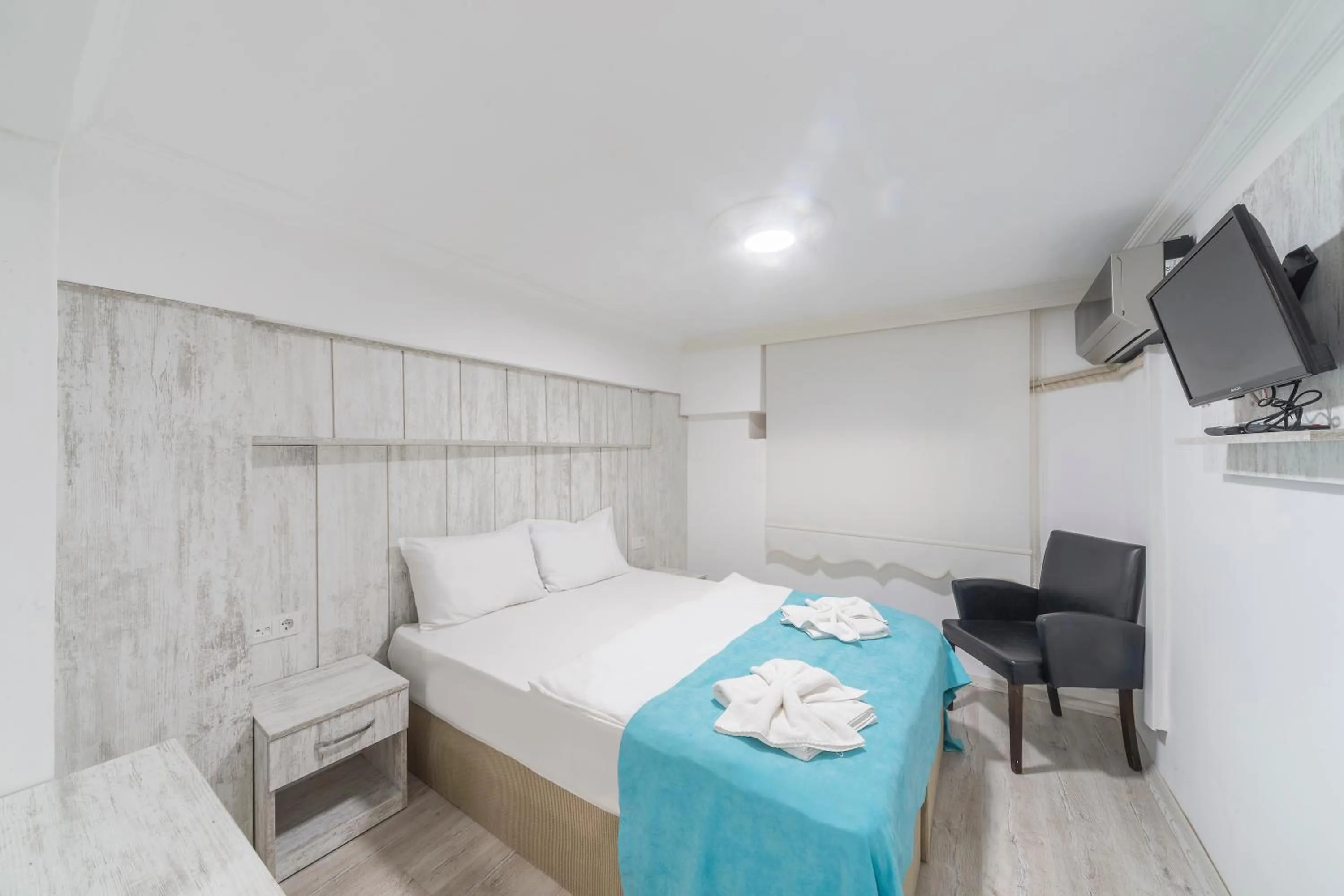 Bed in Old City Park Hotel