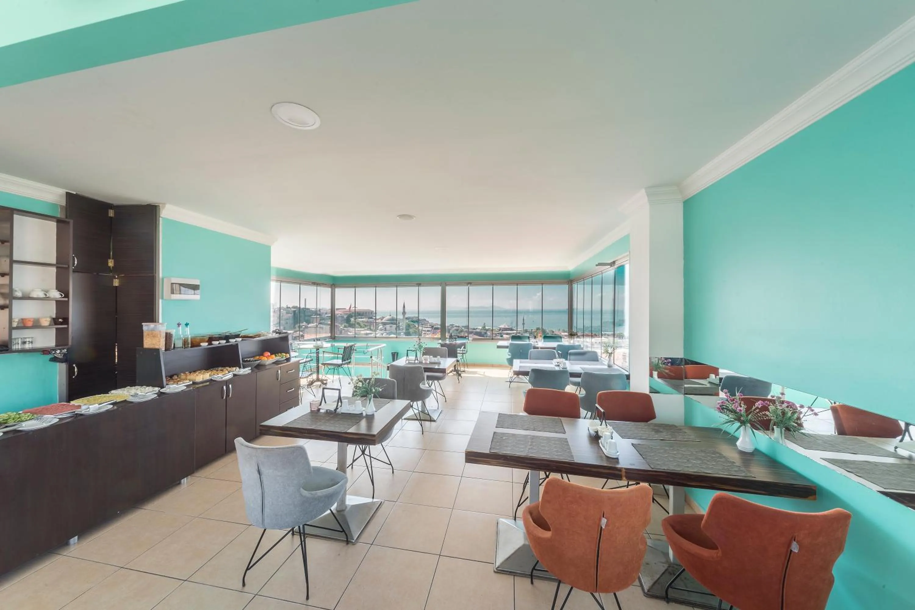 Restaurant/Places to Eat in Old City Park Hotel