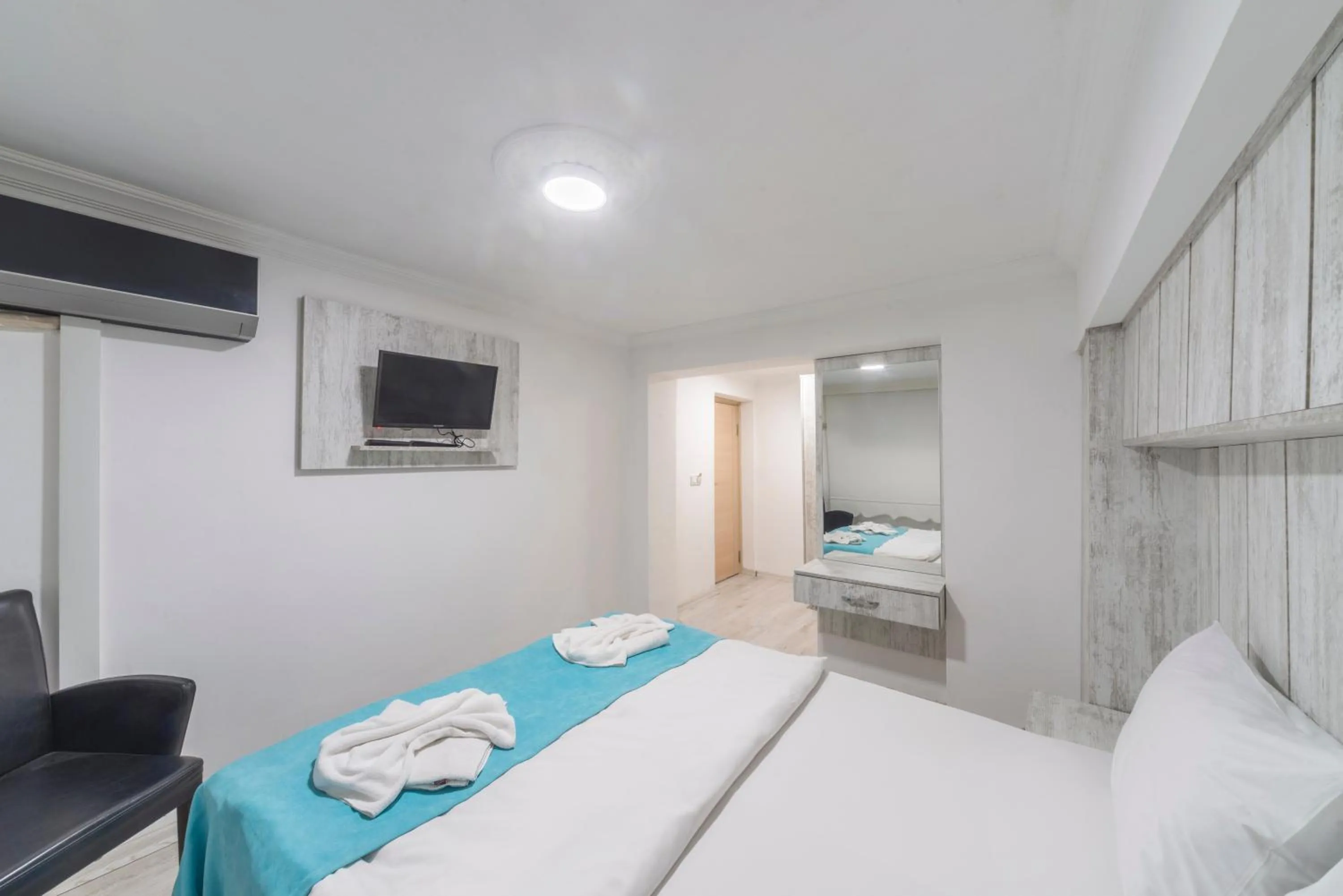 Bed in Old City Park Hotel