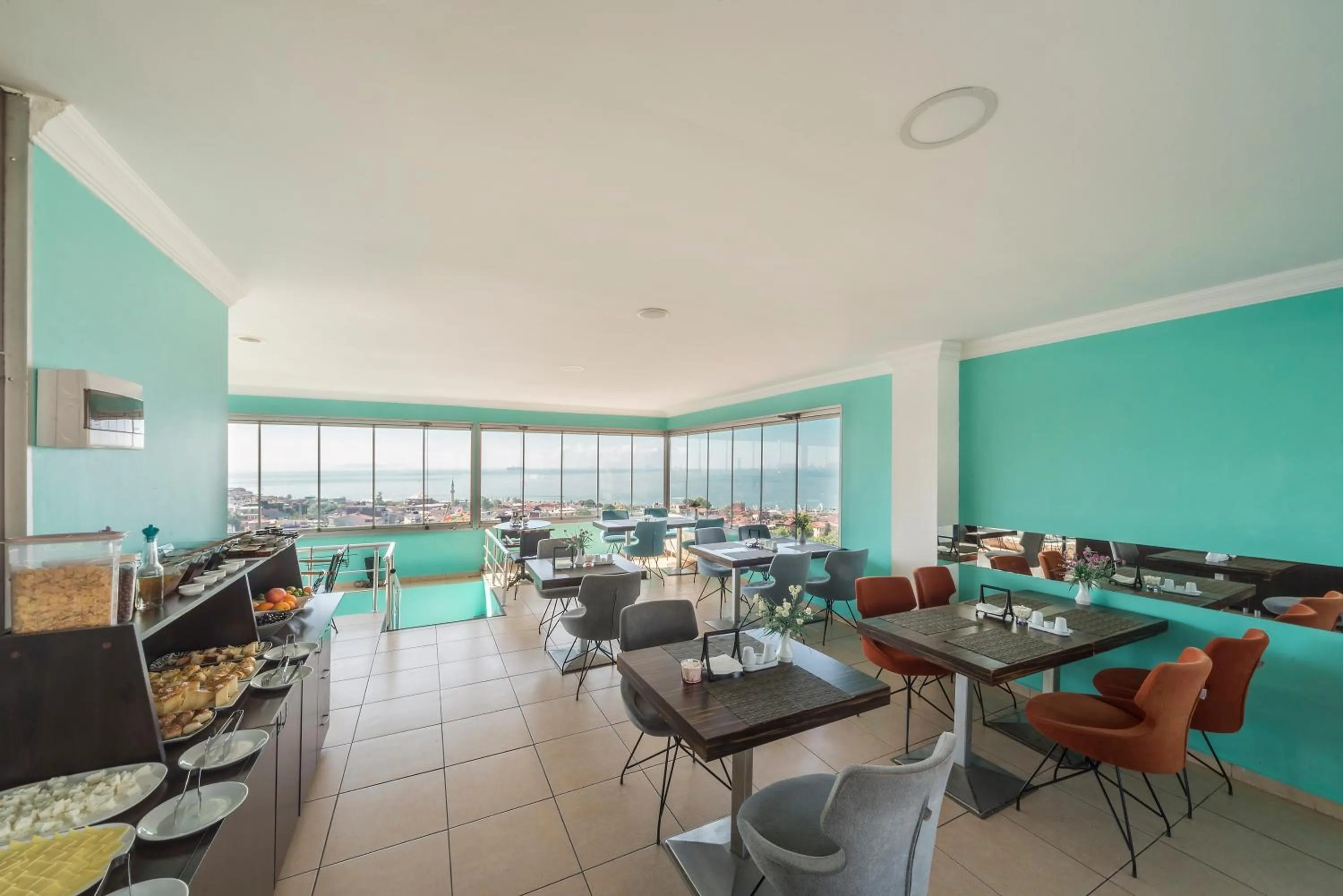 Restaurant/Places to Eat in Old City Park Hotel