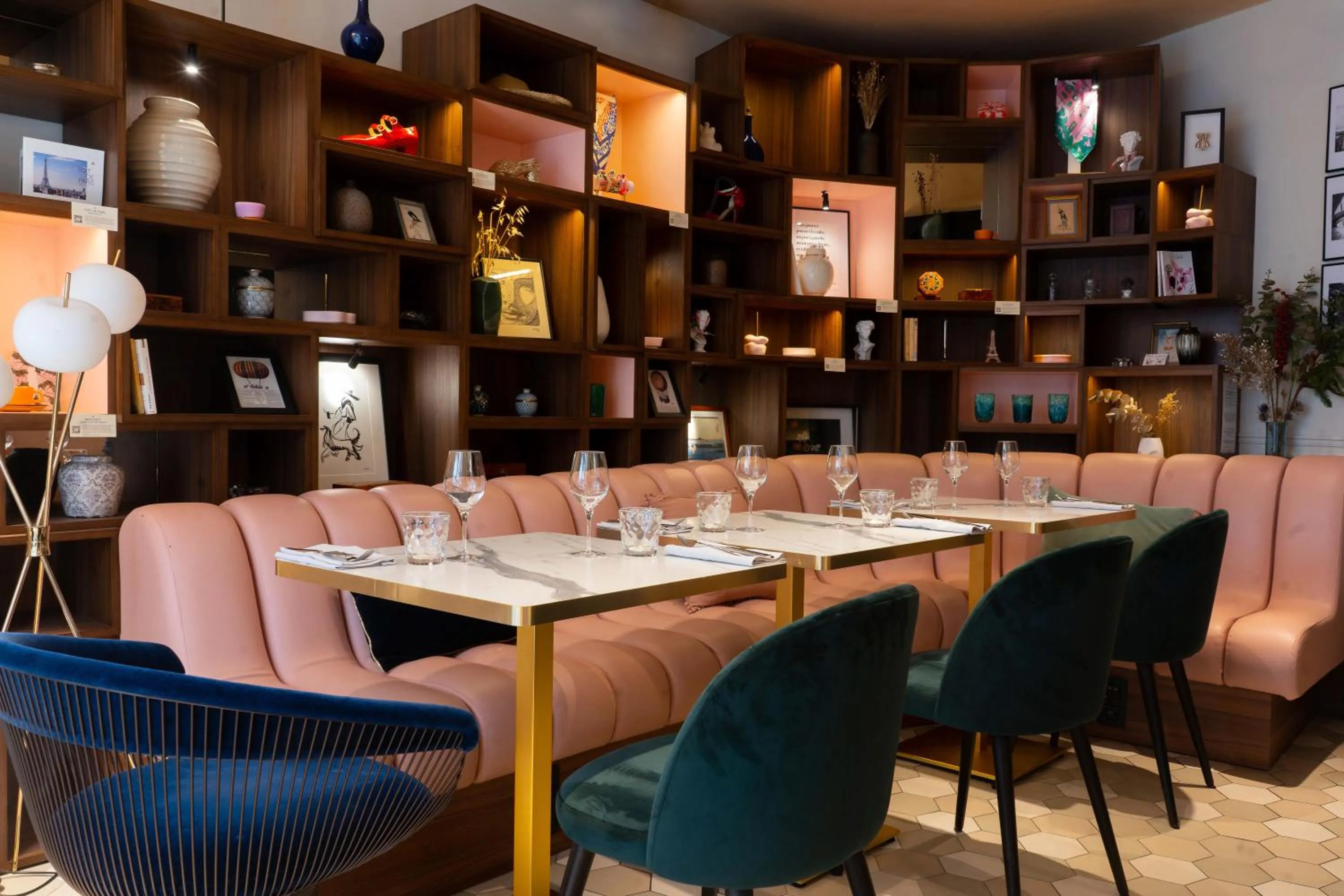 Restaurant/places to eat in Maison Mère