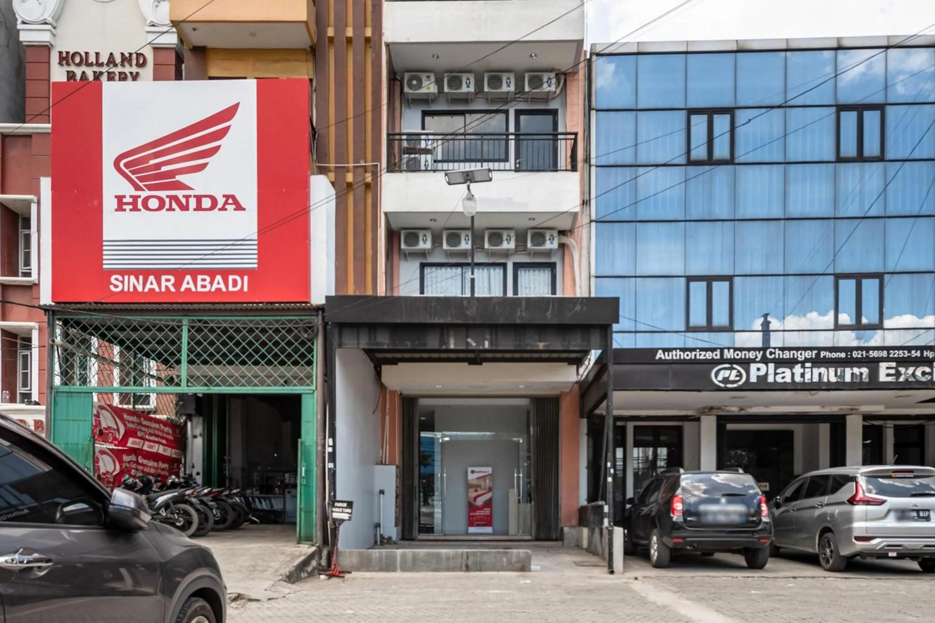 Property building in RedDoorz near Tanjung Duren 2