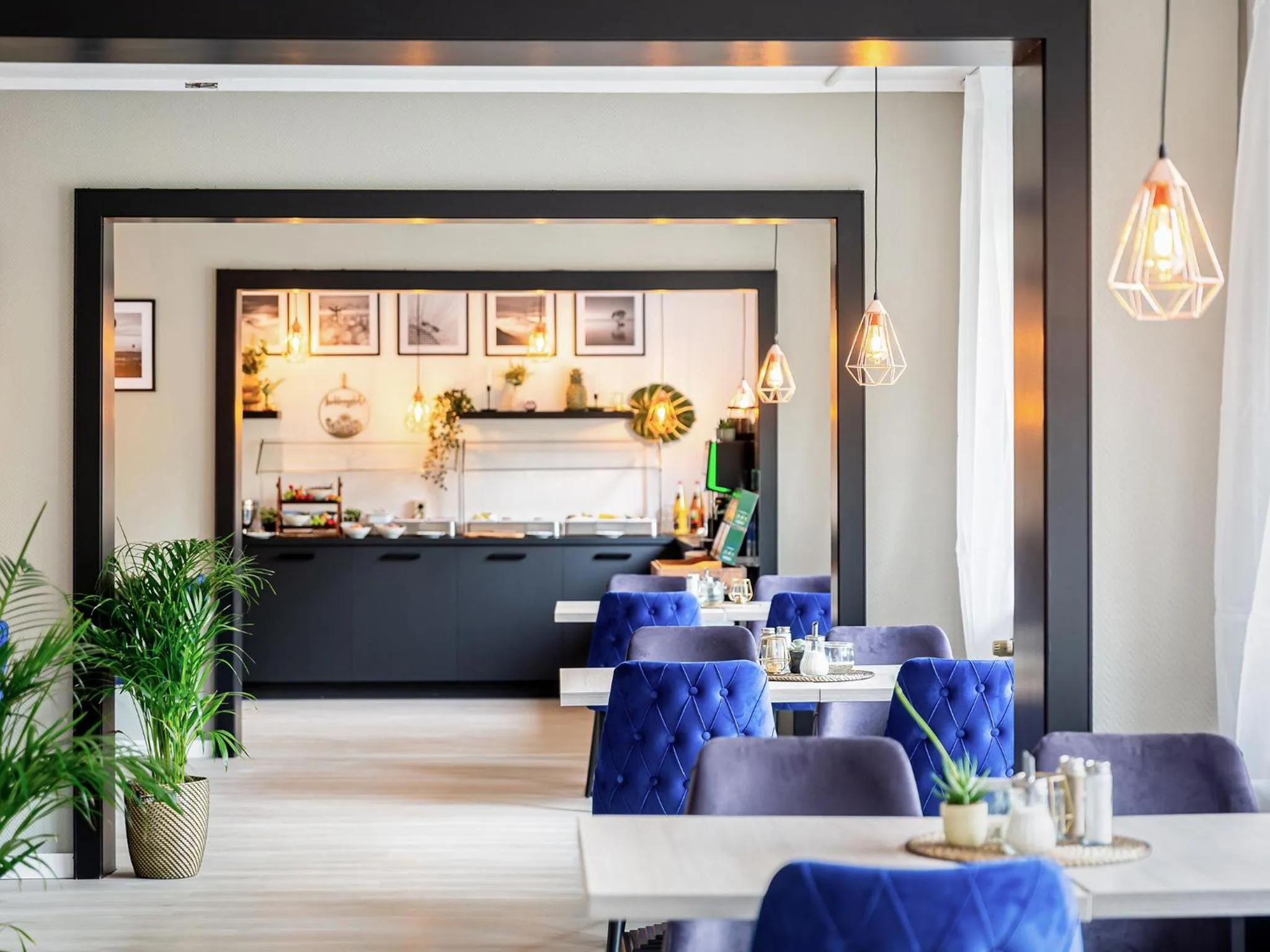 Restaurant/places to eat in DORMERO Hotel Weimar