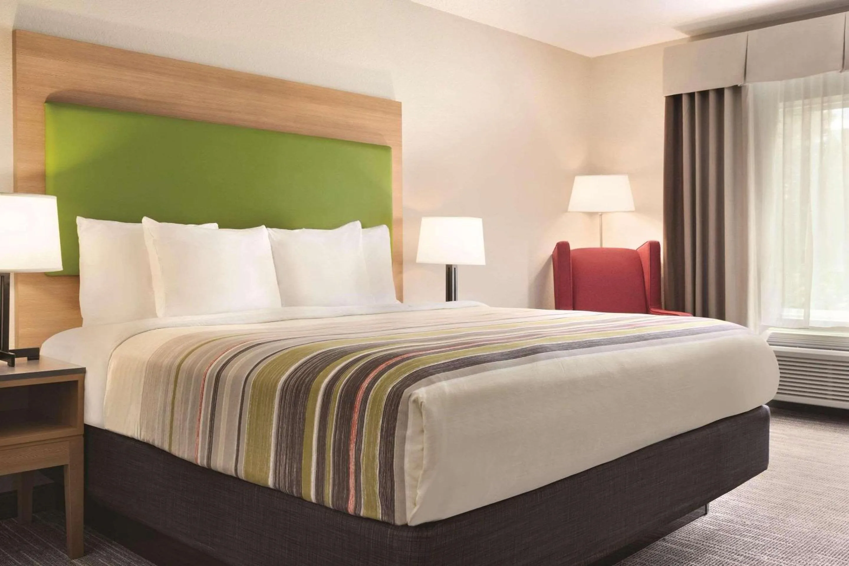 Bedroom, Bed in Country Inn & Suites by Radisson, Greensboro, NC