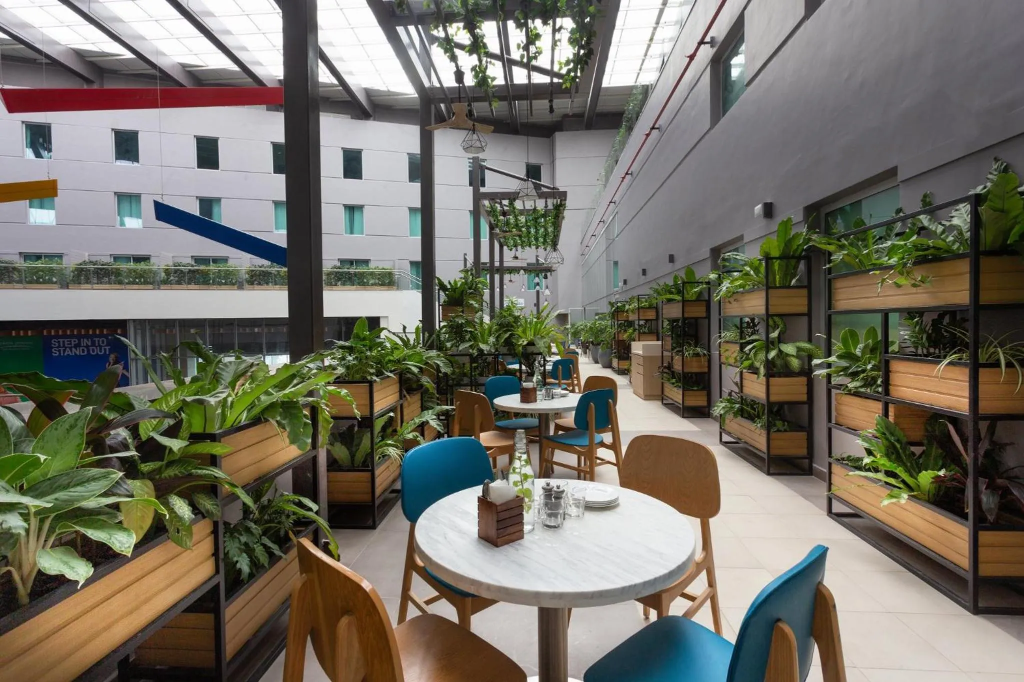 Restaurant/places to eat in Holiday Inn Express & Suites Bengaluru Old Madras Road by IHG