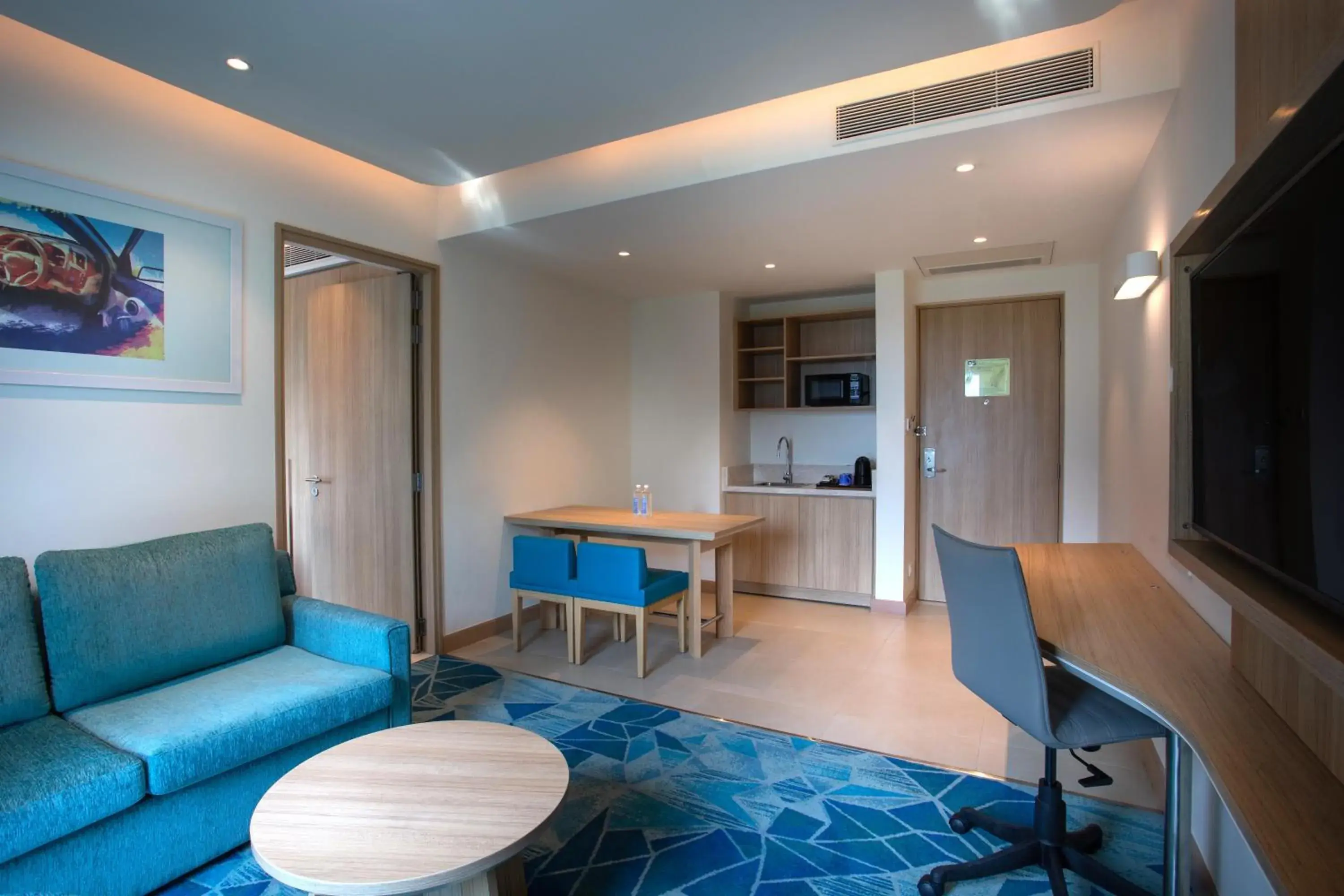 Two-Bedroom Queen Suite with Bathtub - single occupancy in Holiday Inn Express & Suites Bengaluru Old Madras Road by IHG Two-Bedroom Queen Suite with Bathtub - single occupancy in Holiday Inn Express & Suites Bengaluru Old Madras Road by IHG