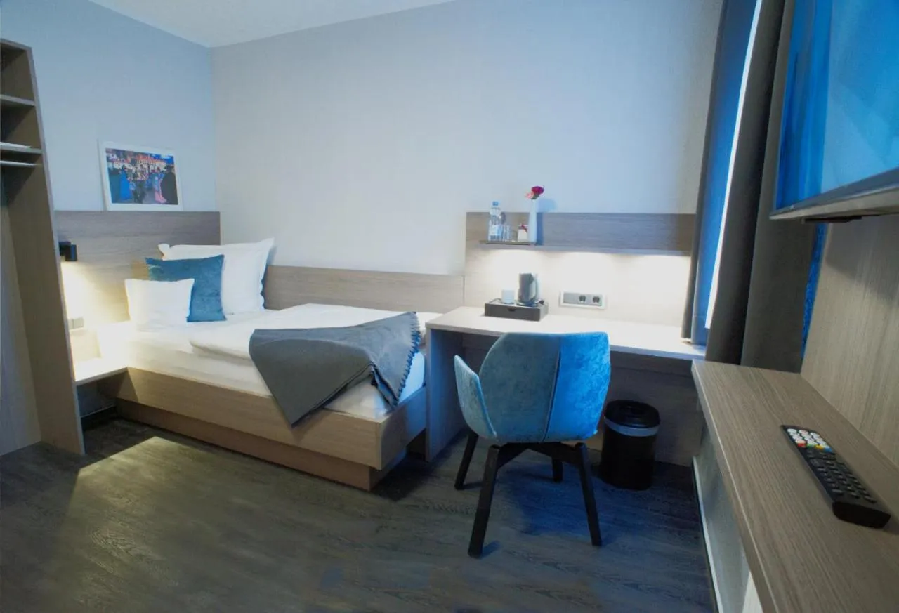 Photo of the whole room, Bed in Hotel-Restaurant Fück