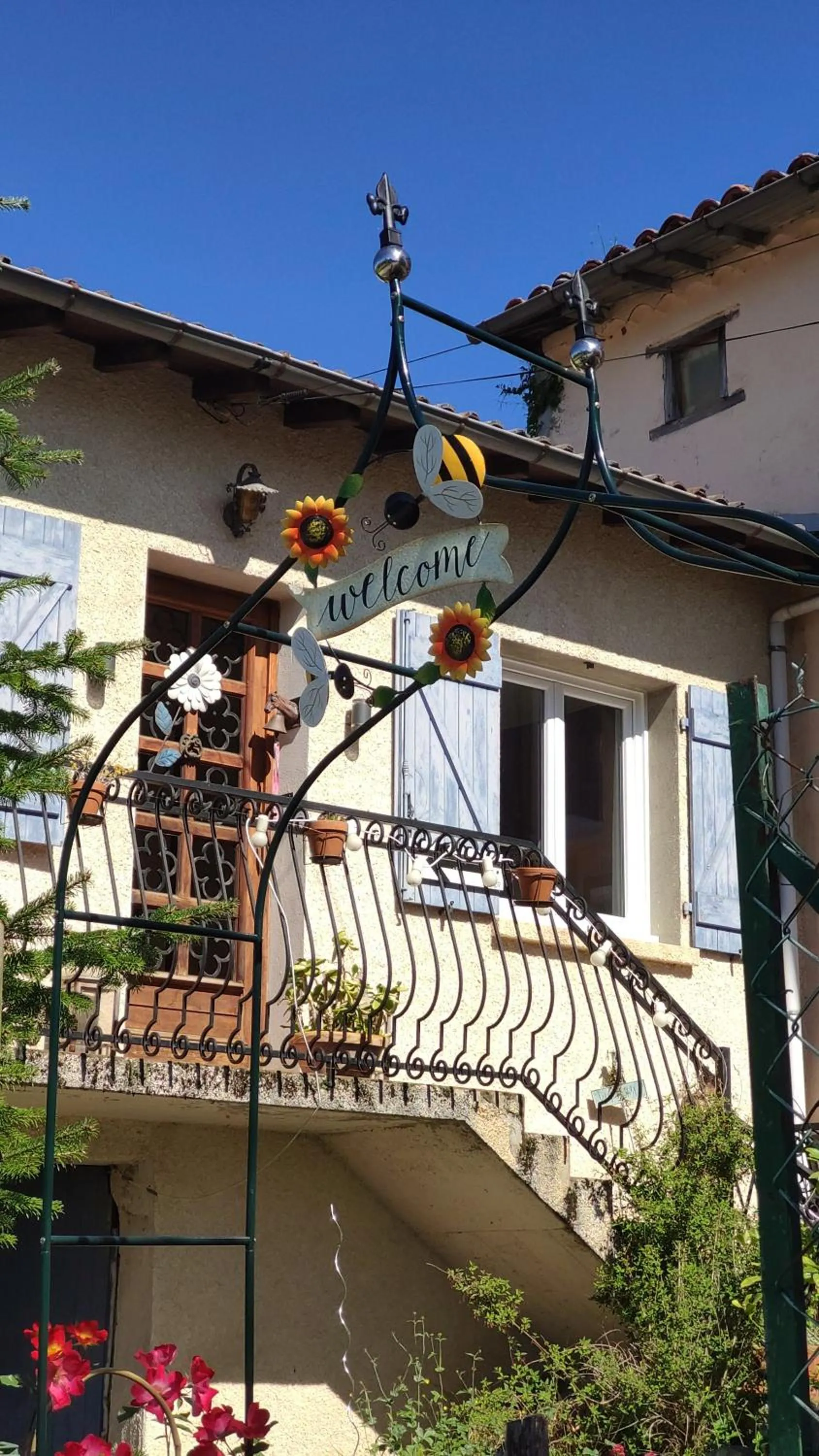 Property building in Infocus-Du-Sud