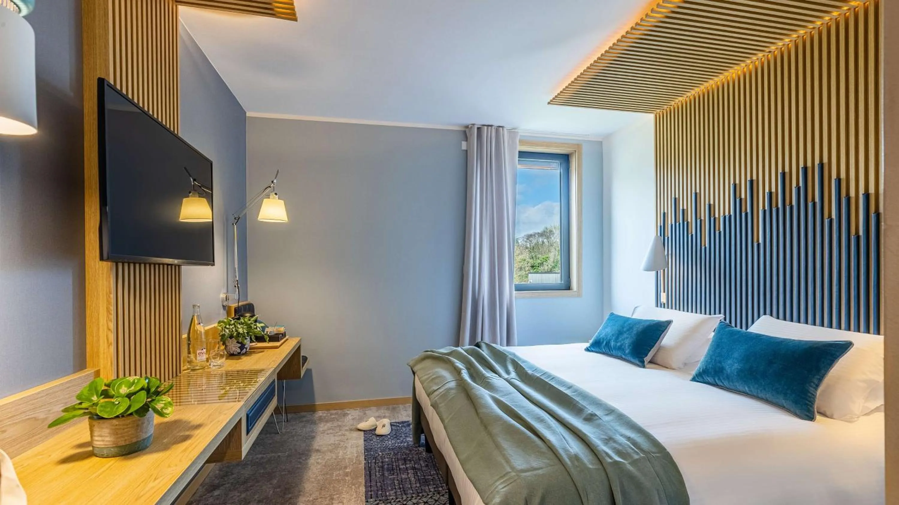 Bedroom, Bed in Domaine de Dolomieu Hotel & Spa - BW Premier Collection