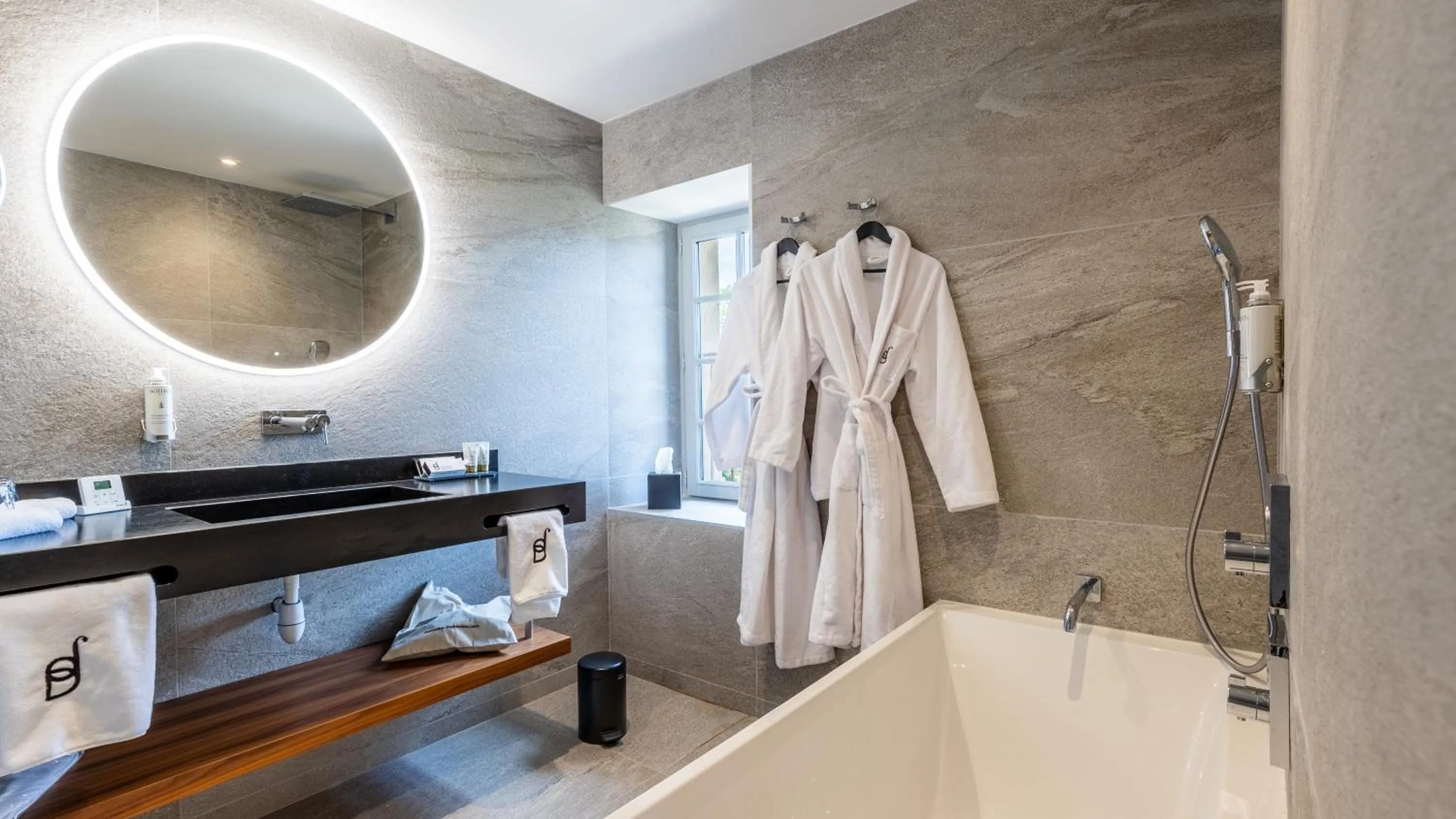 Bathroom in Domaine de Dolomieu Hotel & Spa - BW Premier Collection