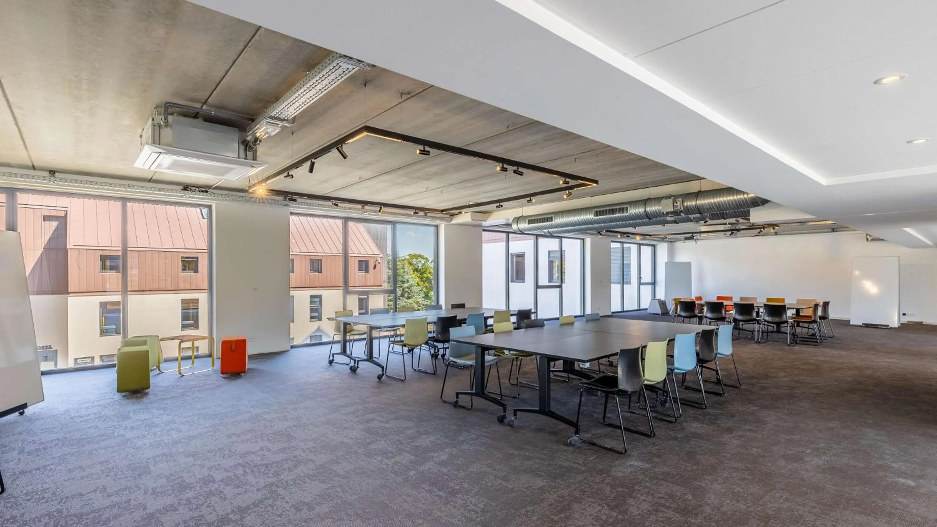 Meeting/conference room in Domaine de Dolomieu Hotel & Spa - BW Premier Collection