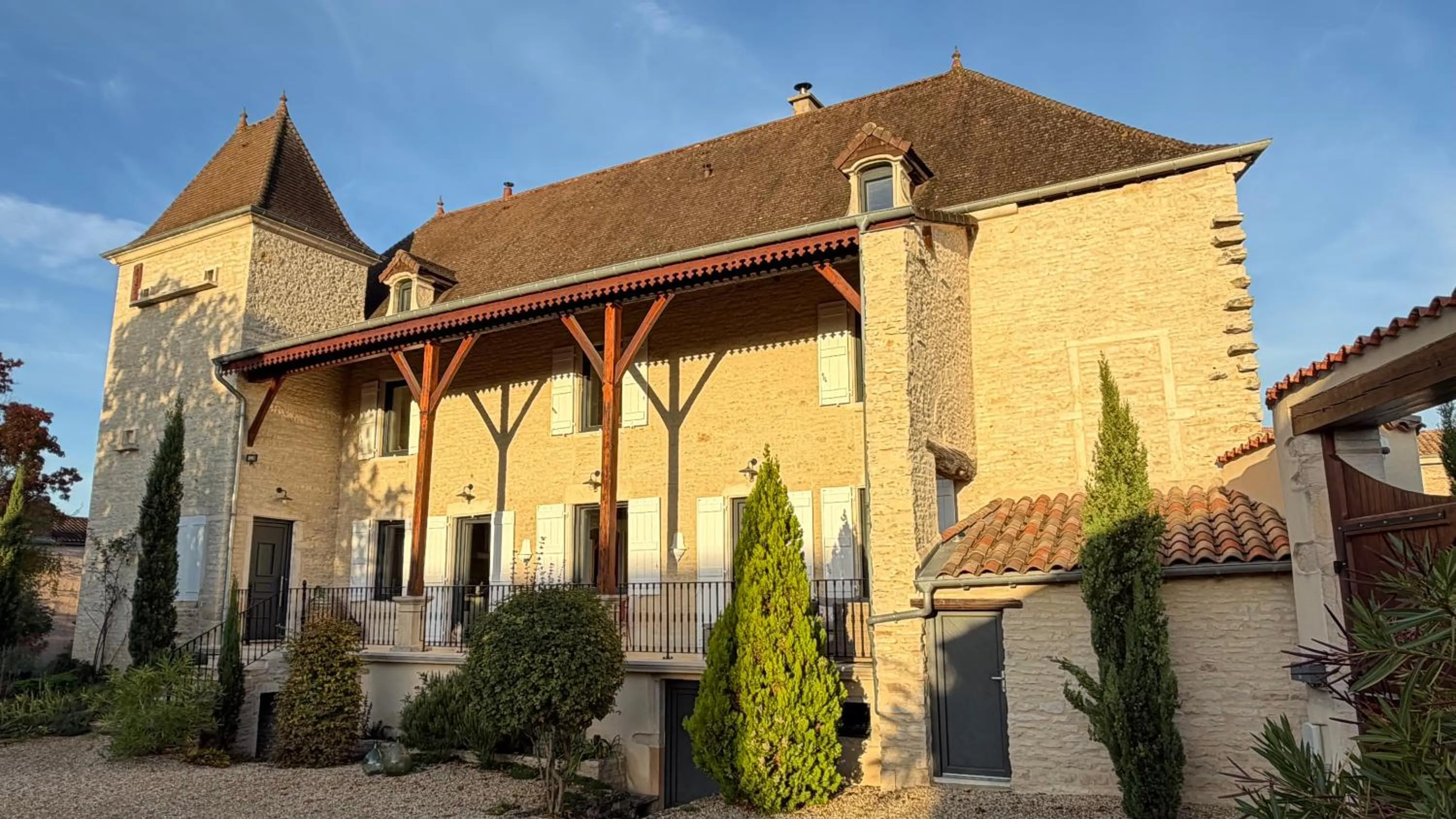 Property building in Le Clos De Quintaine Chambres d'Hôtes