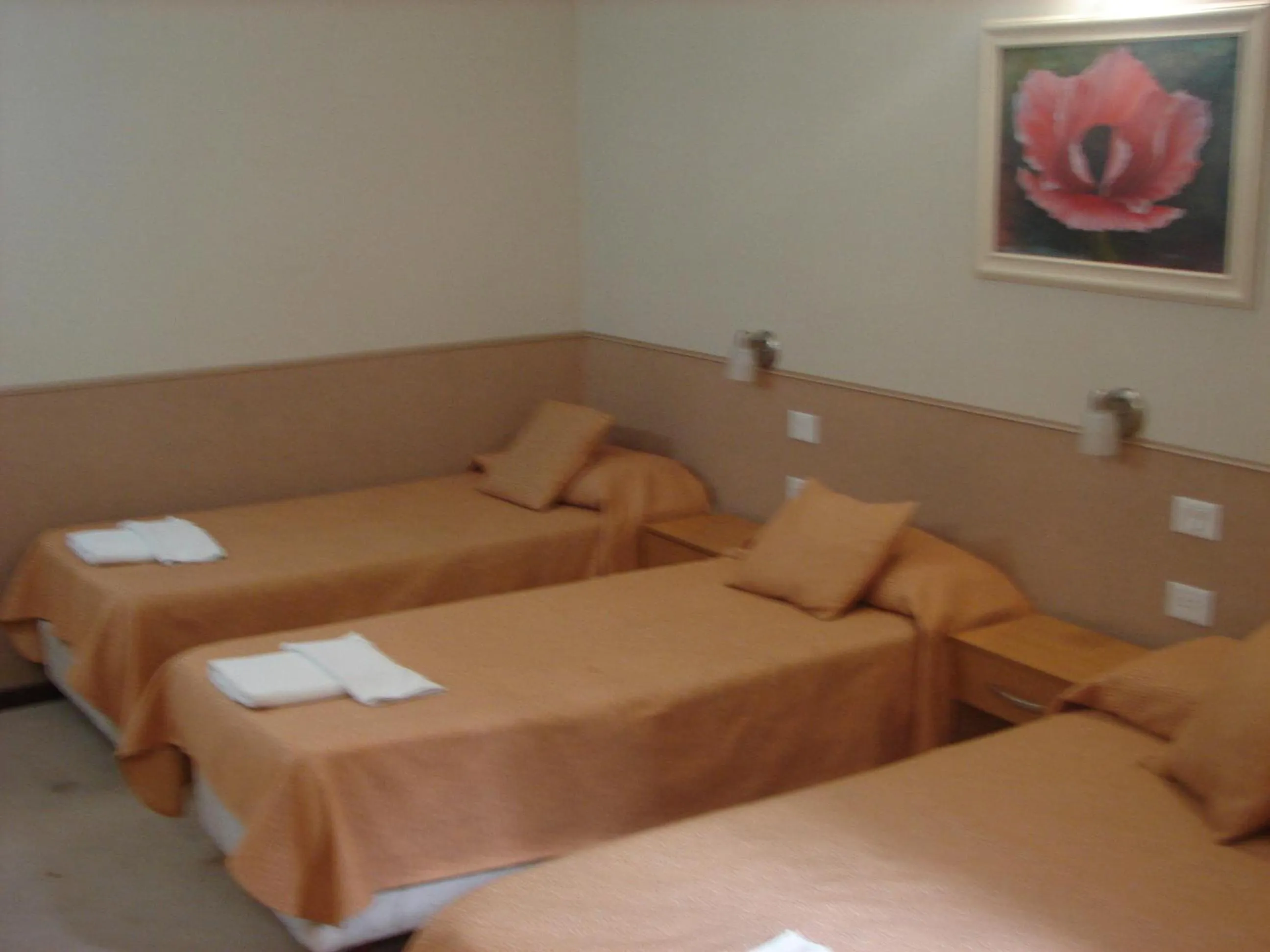Photo of the whole room, Bed in Cheltum Hotel