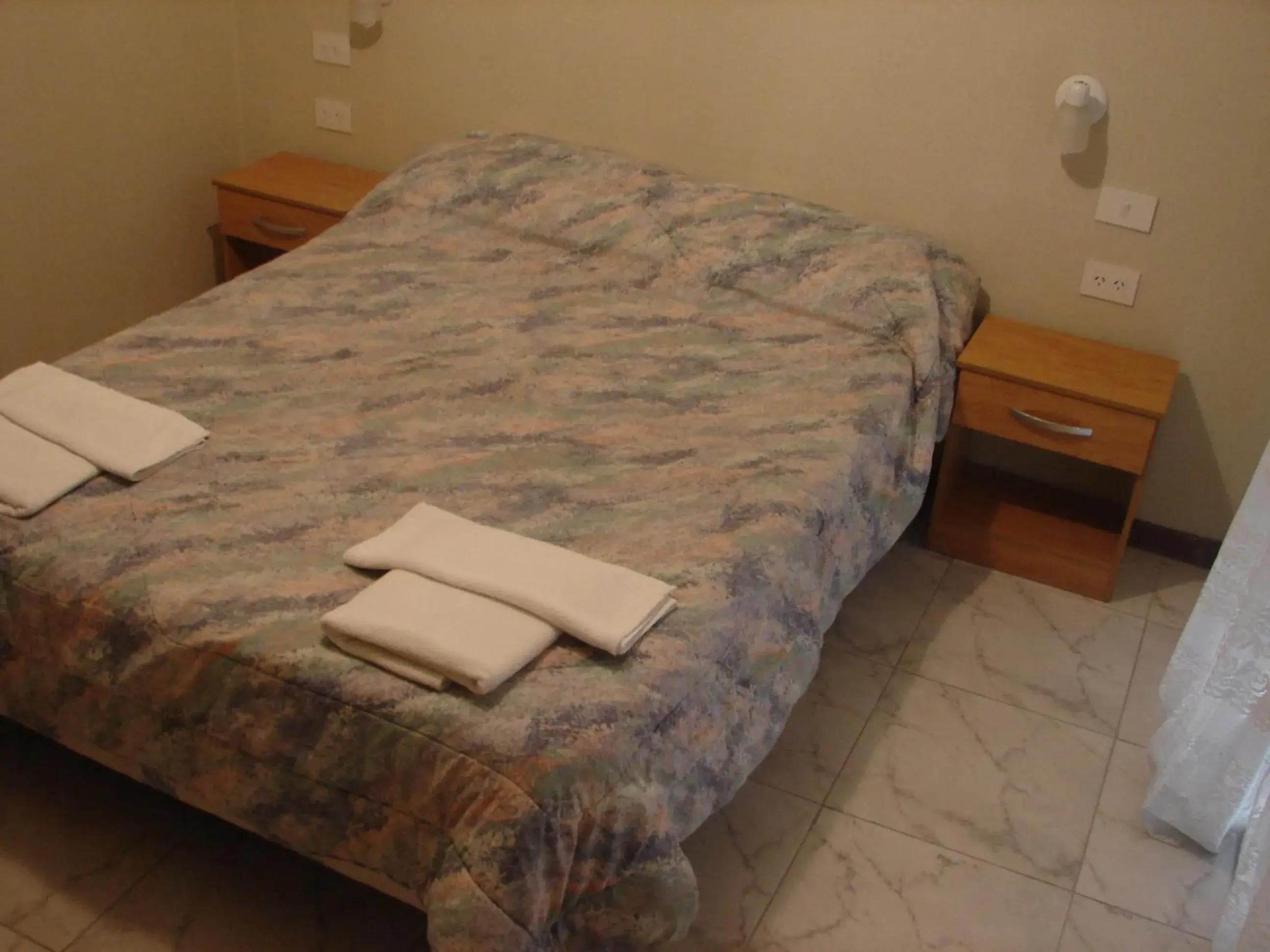 Double Room in Cheltum Hotel Double Room in Cheltum Hotel