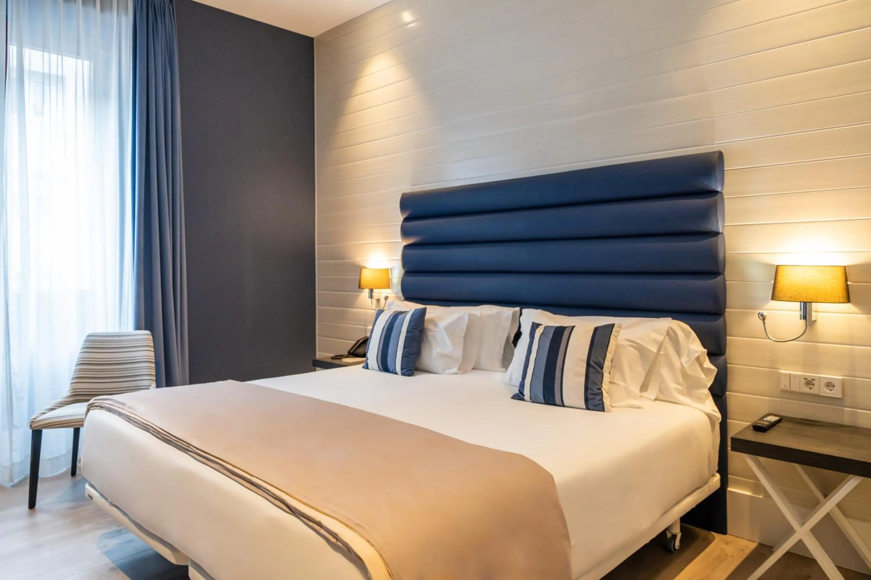 Photo of the whole room, Bed in Abba San Sebastián Hotel