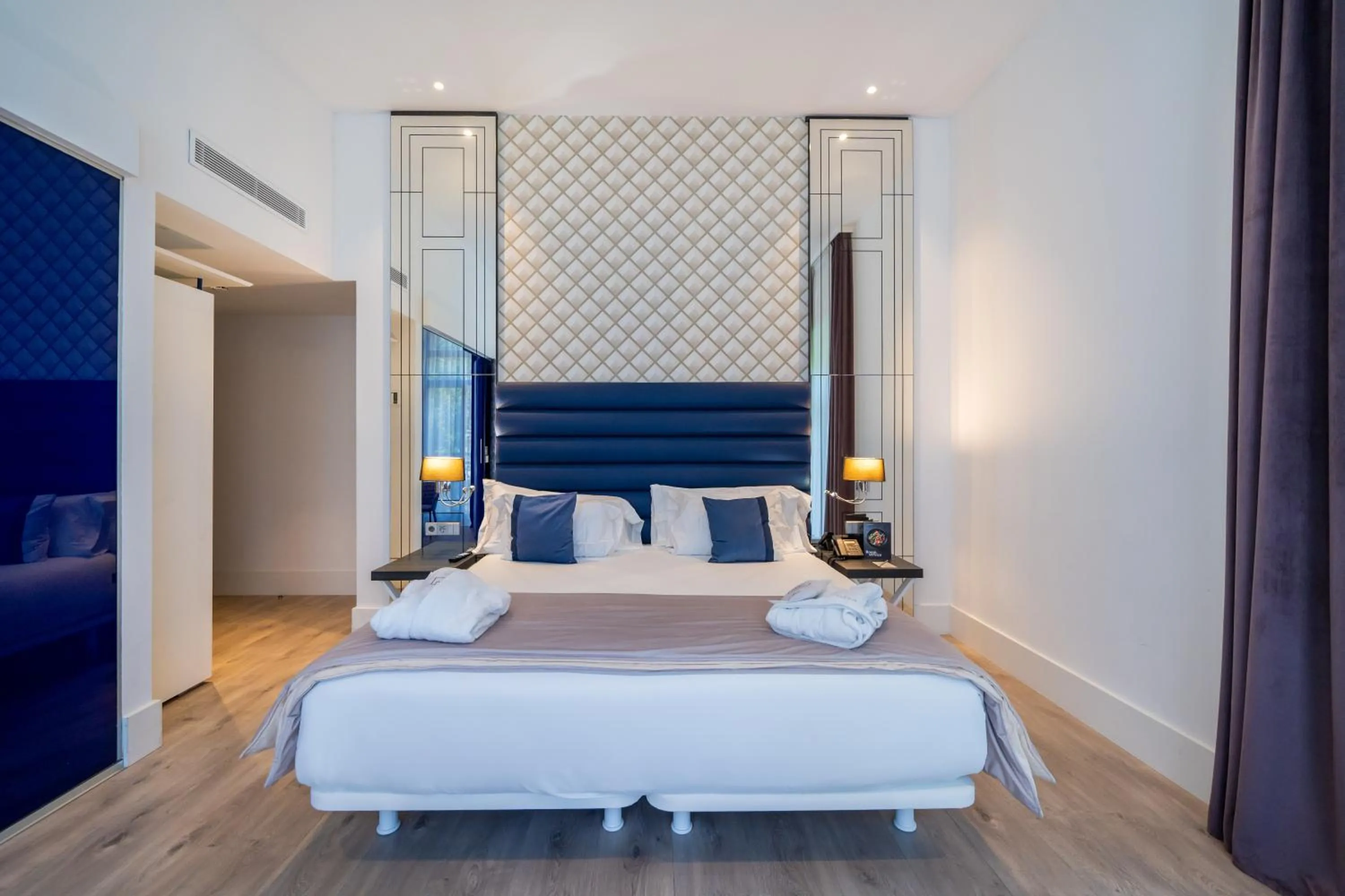 Bed in Abba San Sebastián Hotel