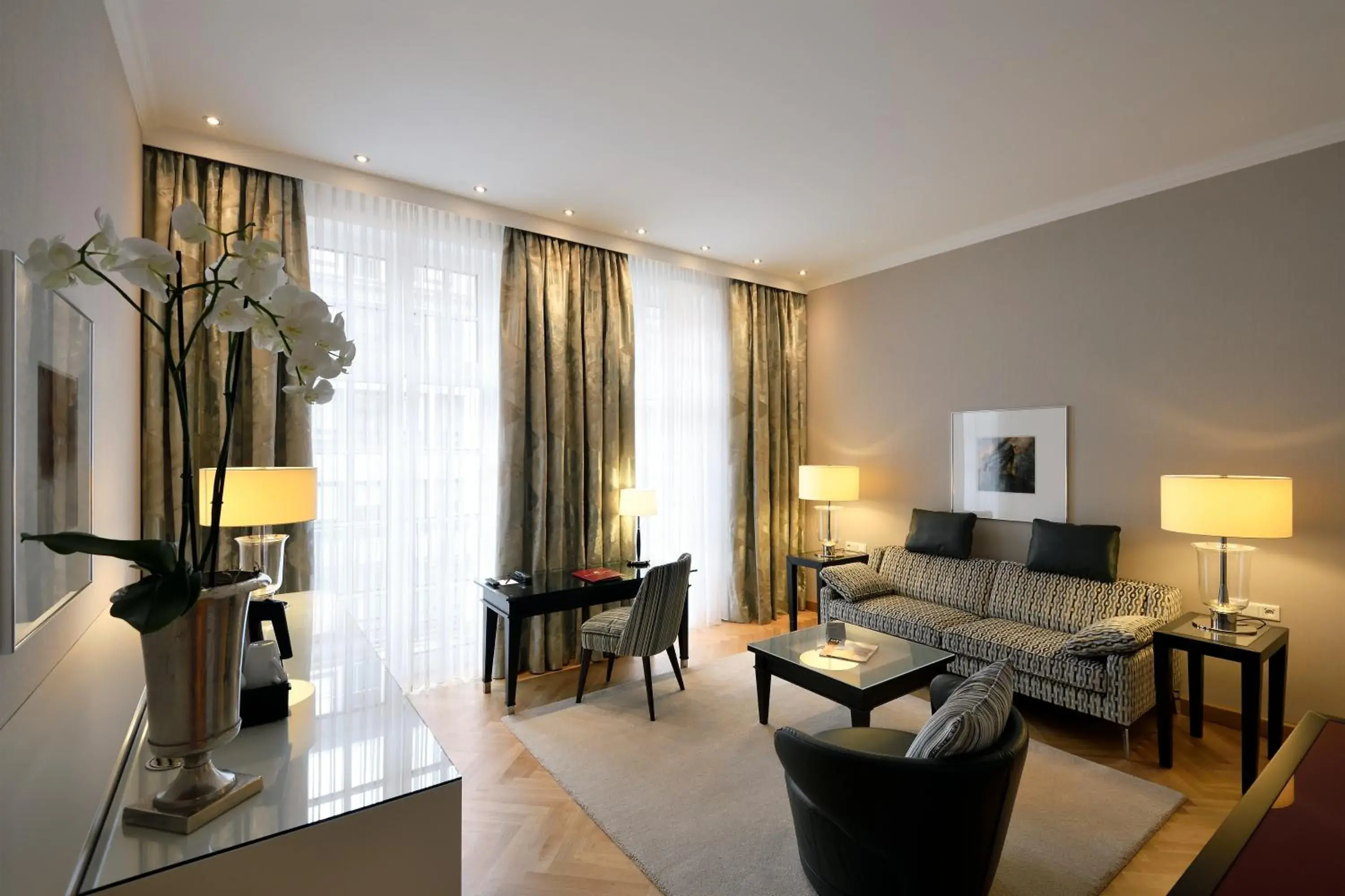 Suite in Kastens Hotel Luisenhof Suite in Kastens Hotel Luisenhof