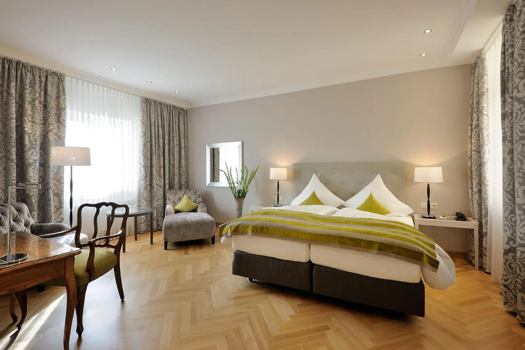 Bed in Kastens Hotel Luisenhof