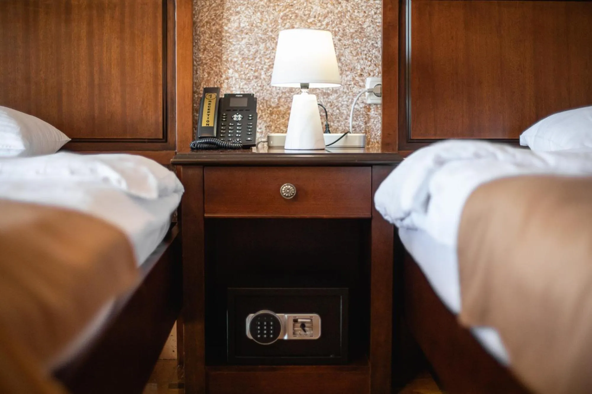 Mountain view, Bed in Hotel History