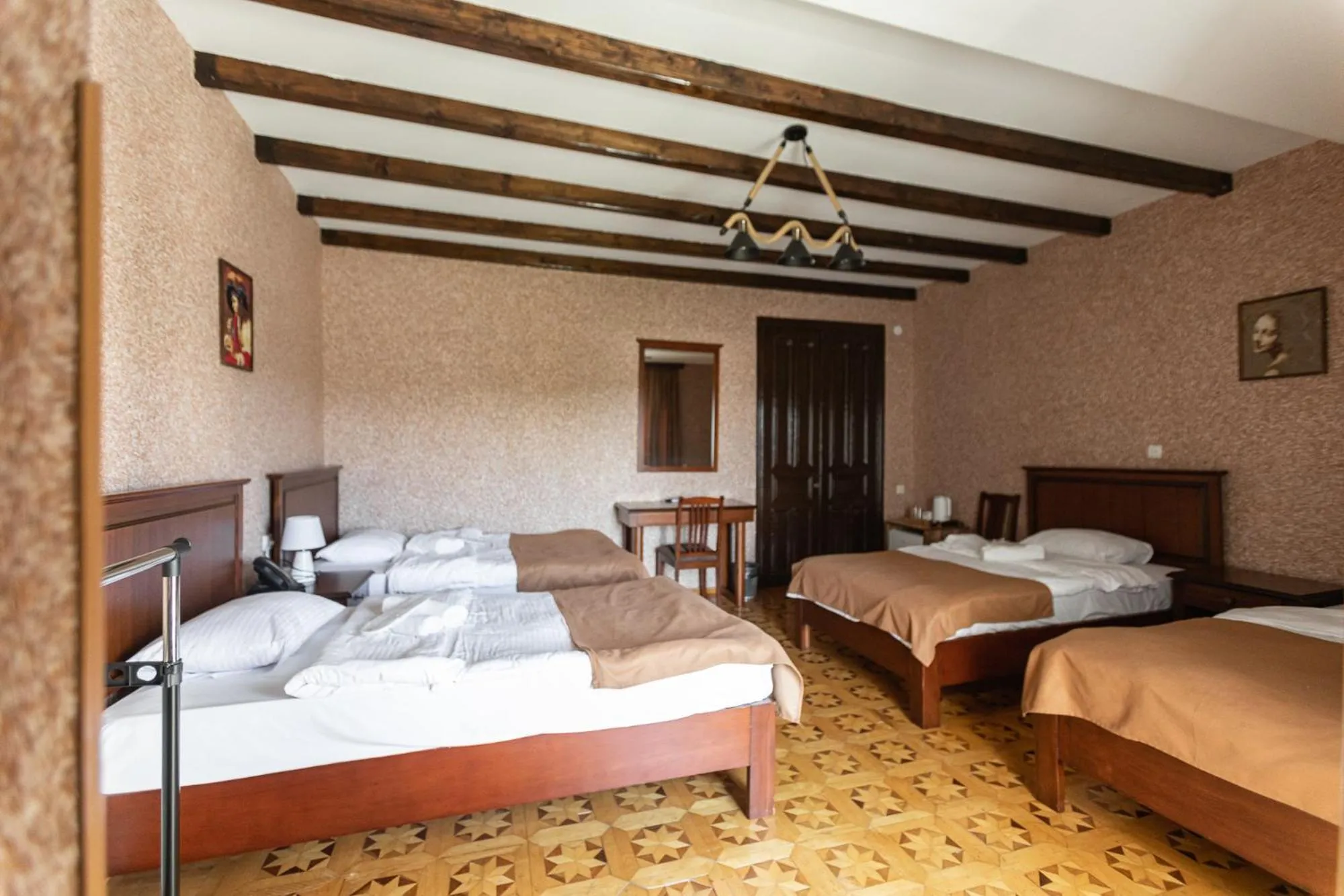 Mountain view, Bed in Hotel History