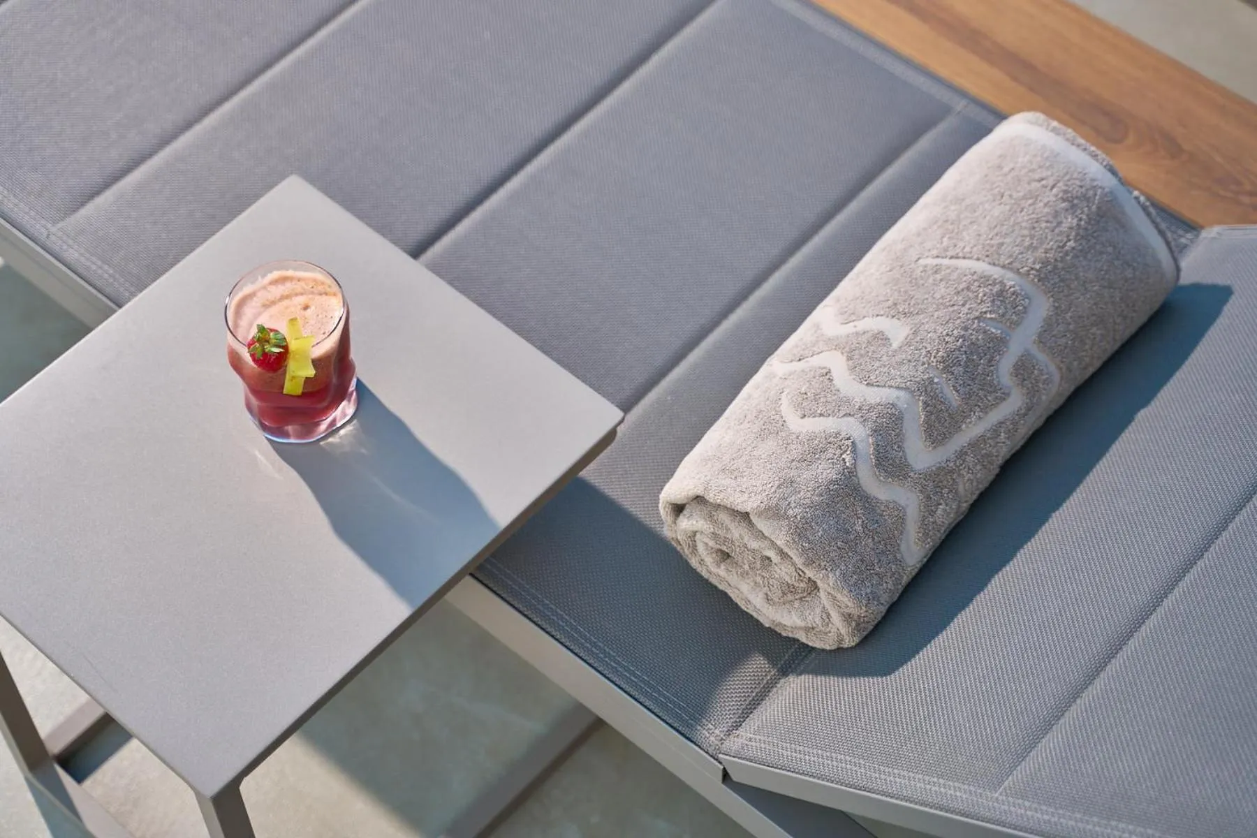 Food and drinks in Topos Exclusive Santorini