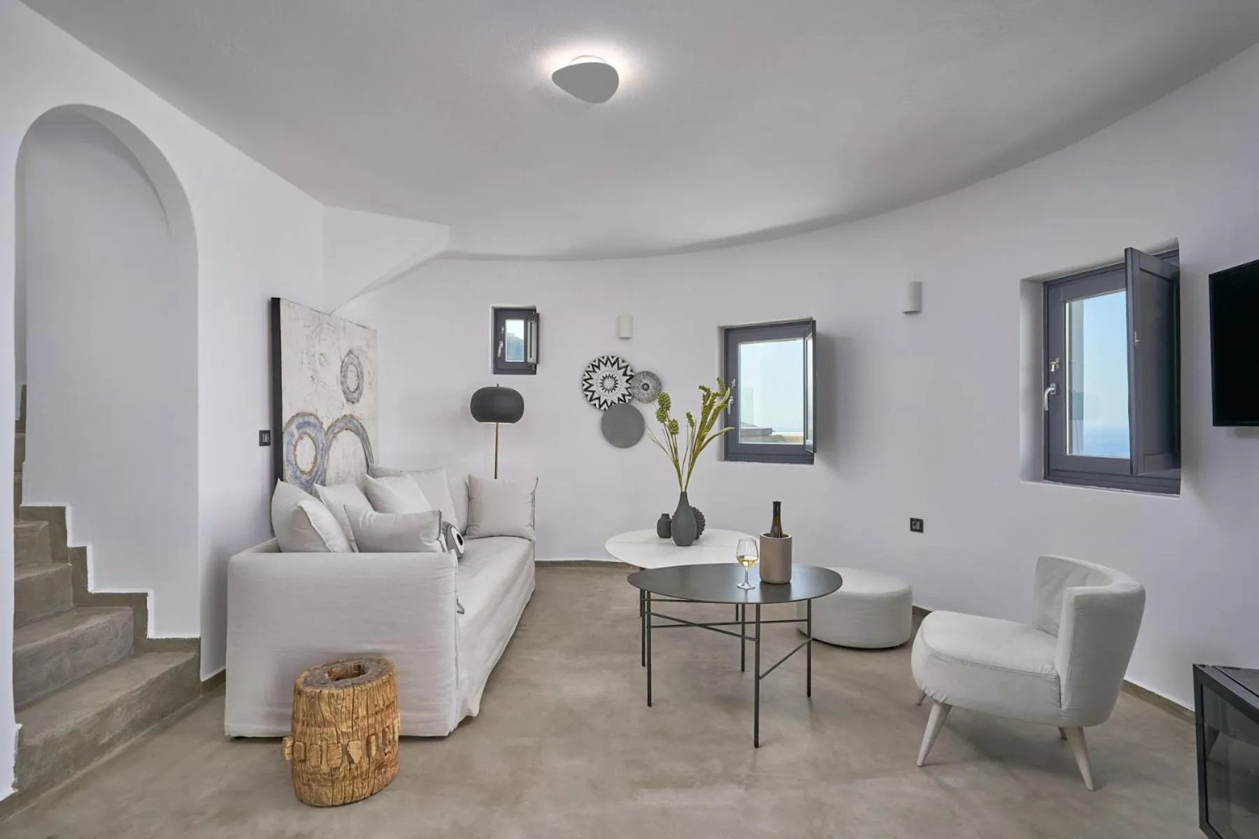 TV and multimedia in Topos Exclusive Santorini