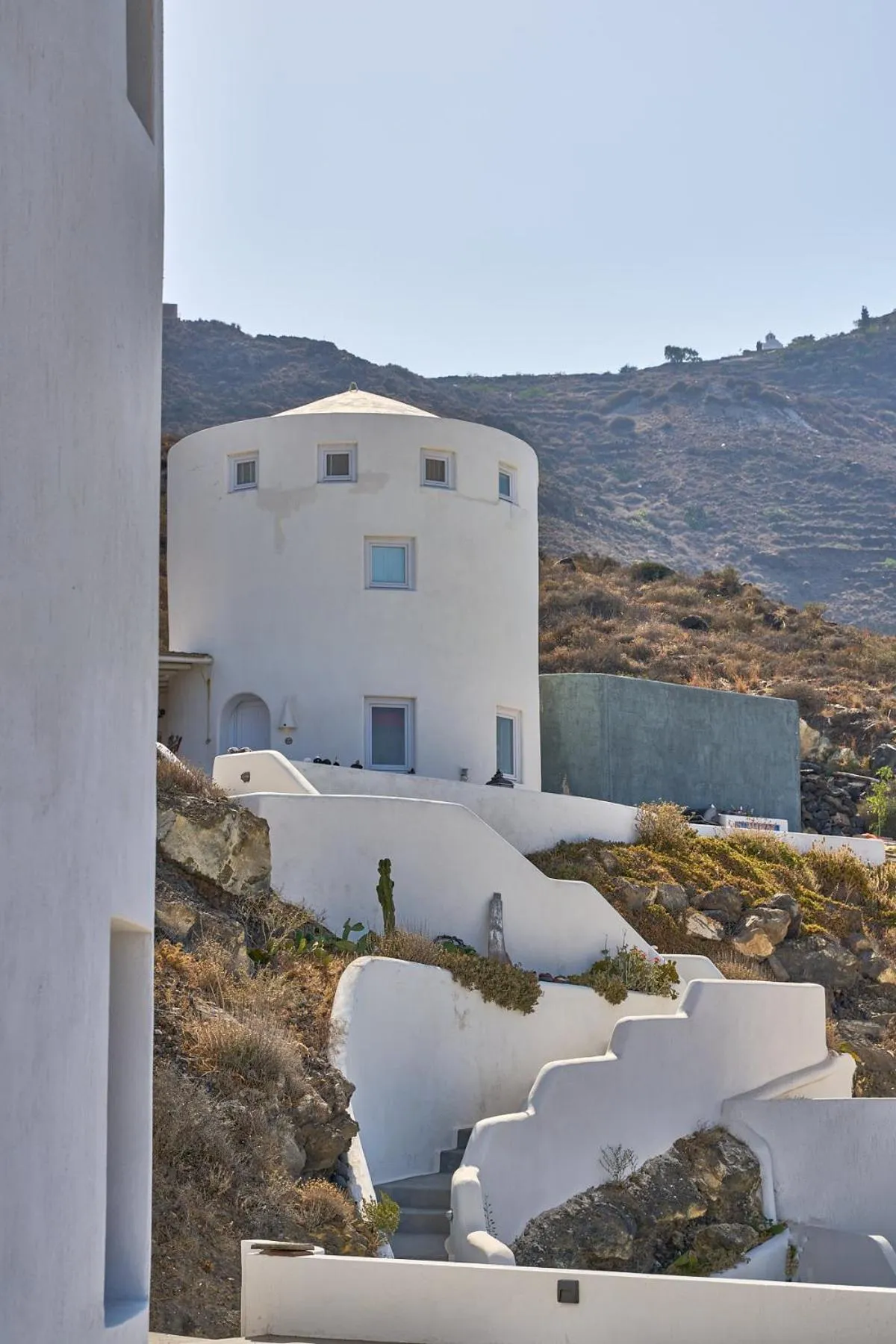 Property building in Topos Exclusive Santorini