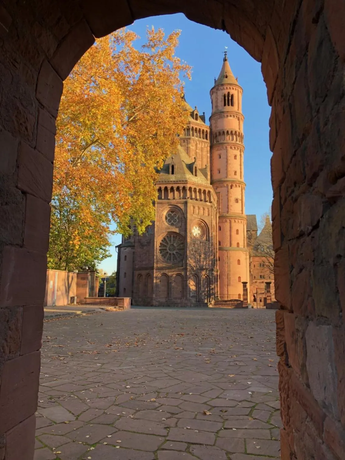 Nearby landmark in Dom-Hotel
