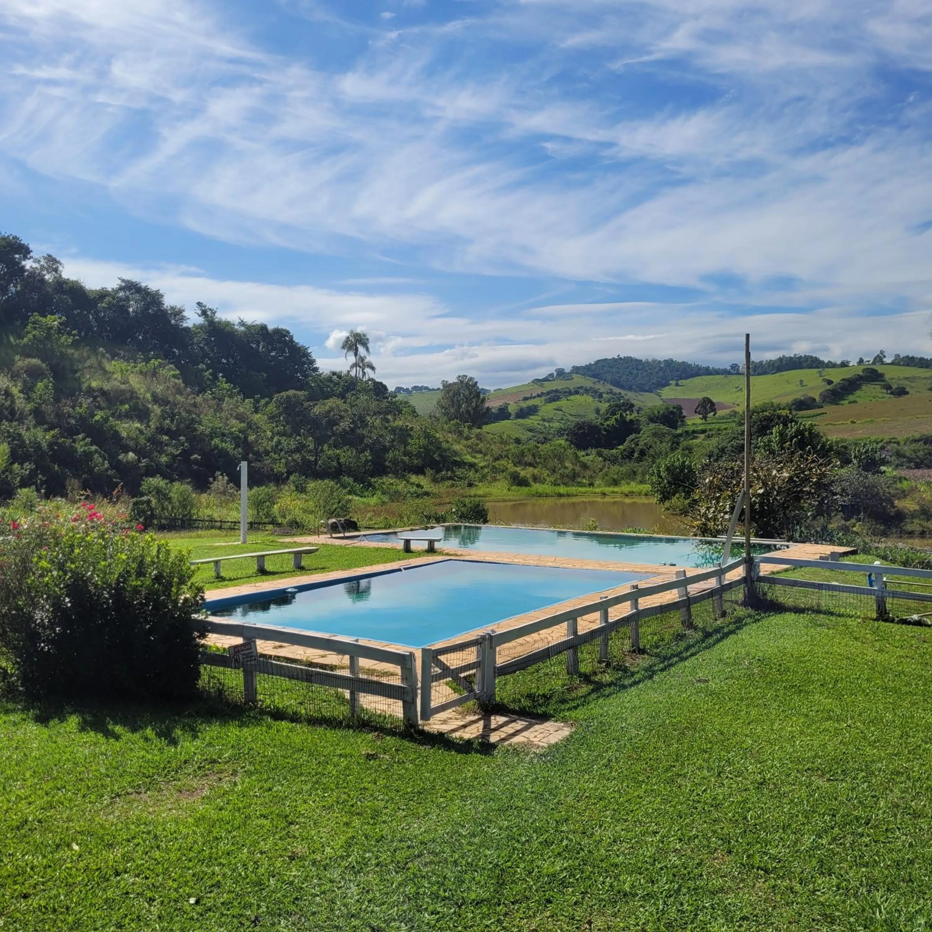 Swimming pool in Fazenda Serra que Chora - Pousada e Restaurante