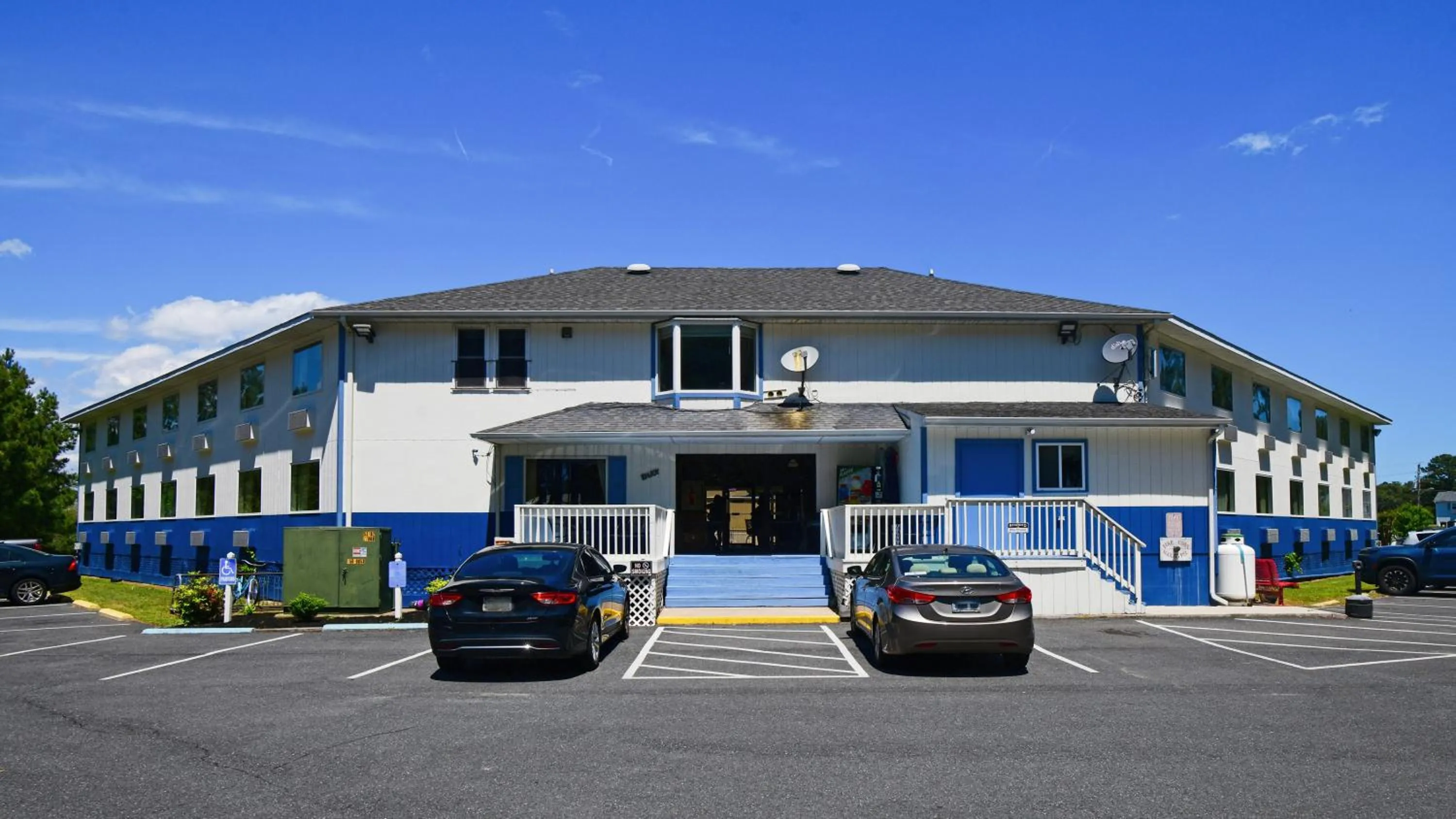 Parking in Days Inn by Wyndham Chincoteague Island