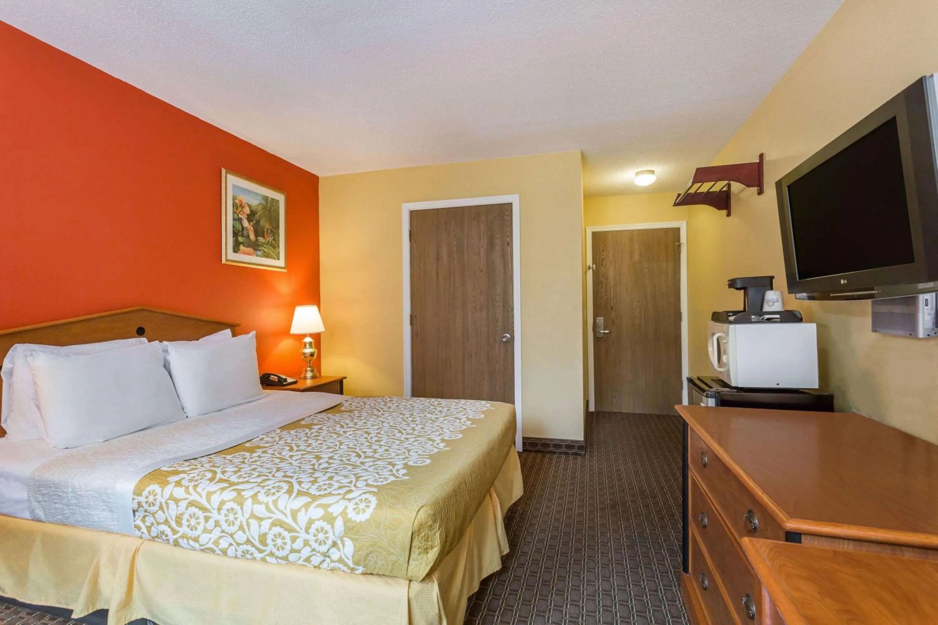 Photo of the whole room, Bed in Days Inn by Wyndham Chincoteague Island