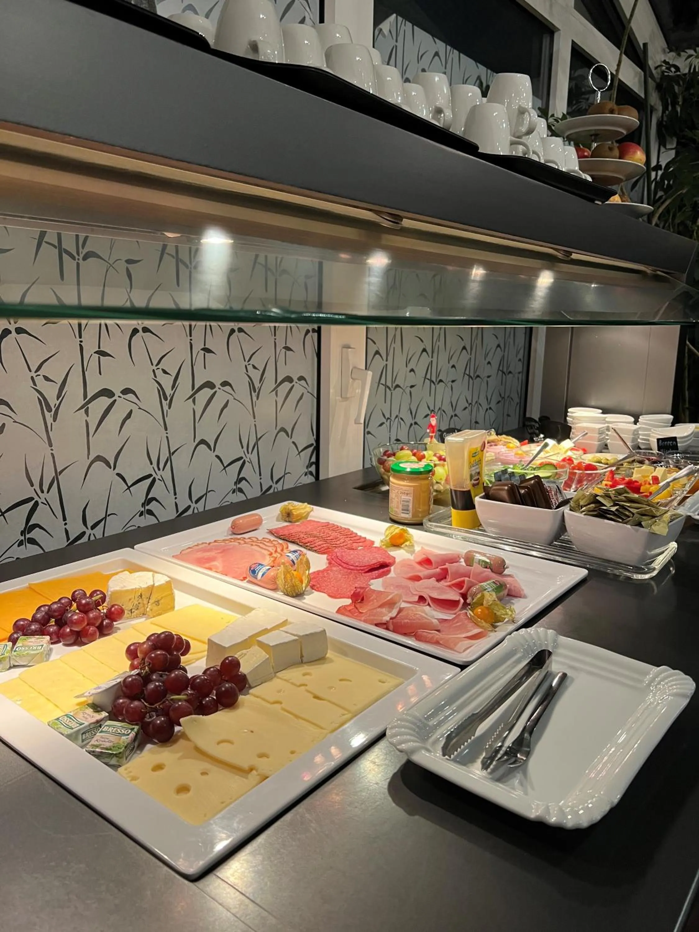 Buffet breakfast in Globotel Hotel Garbsen