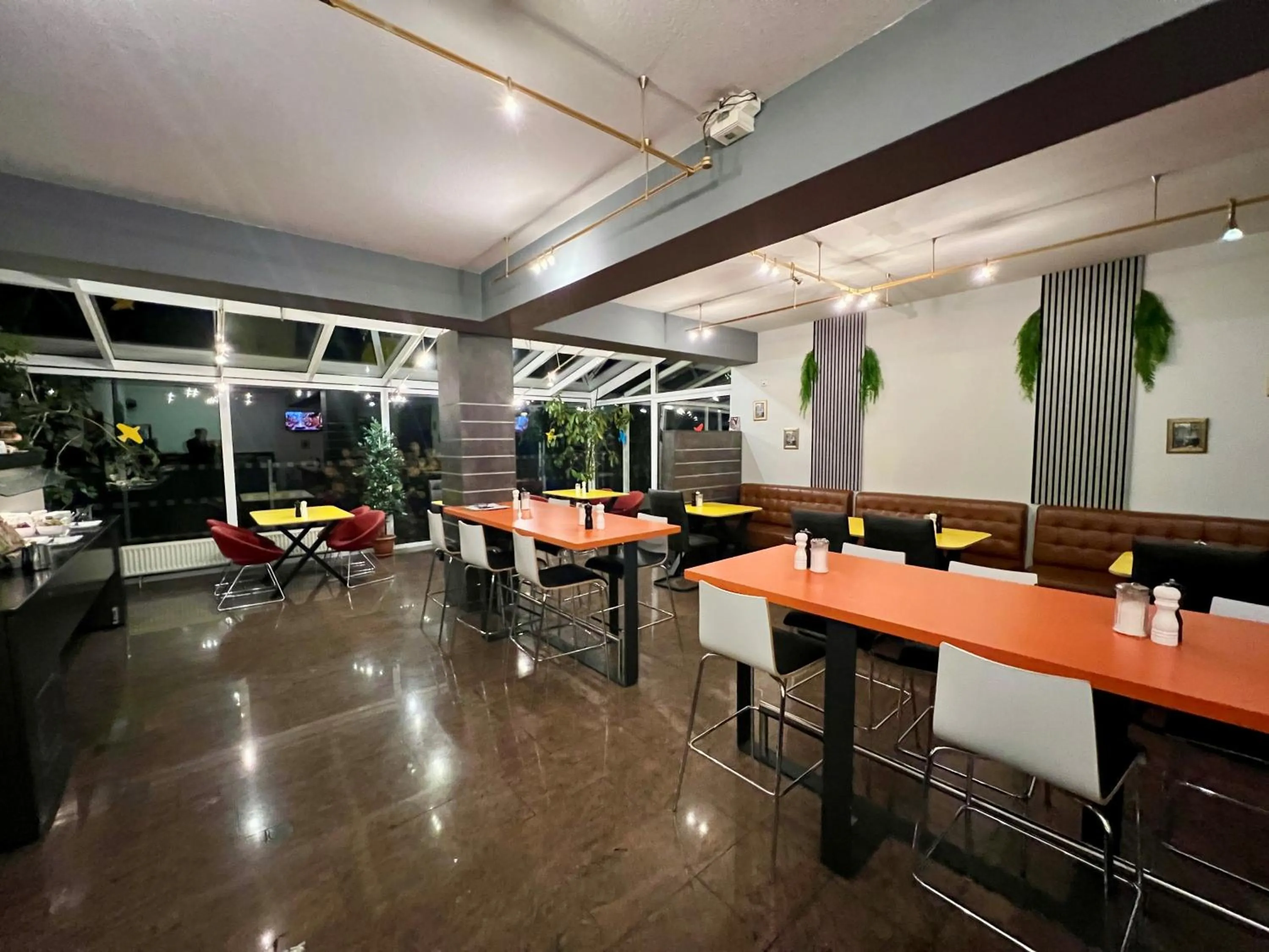 Restaurant/places to eat in Globotel Hotel Garbsen