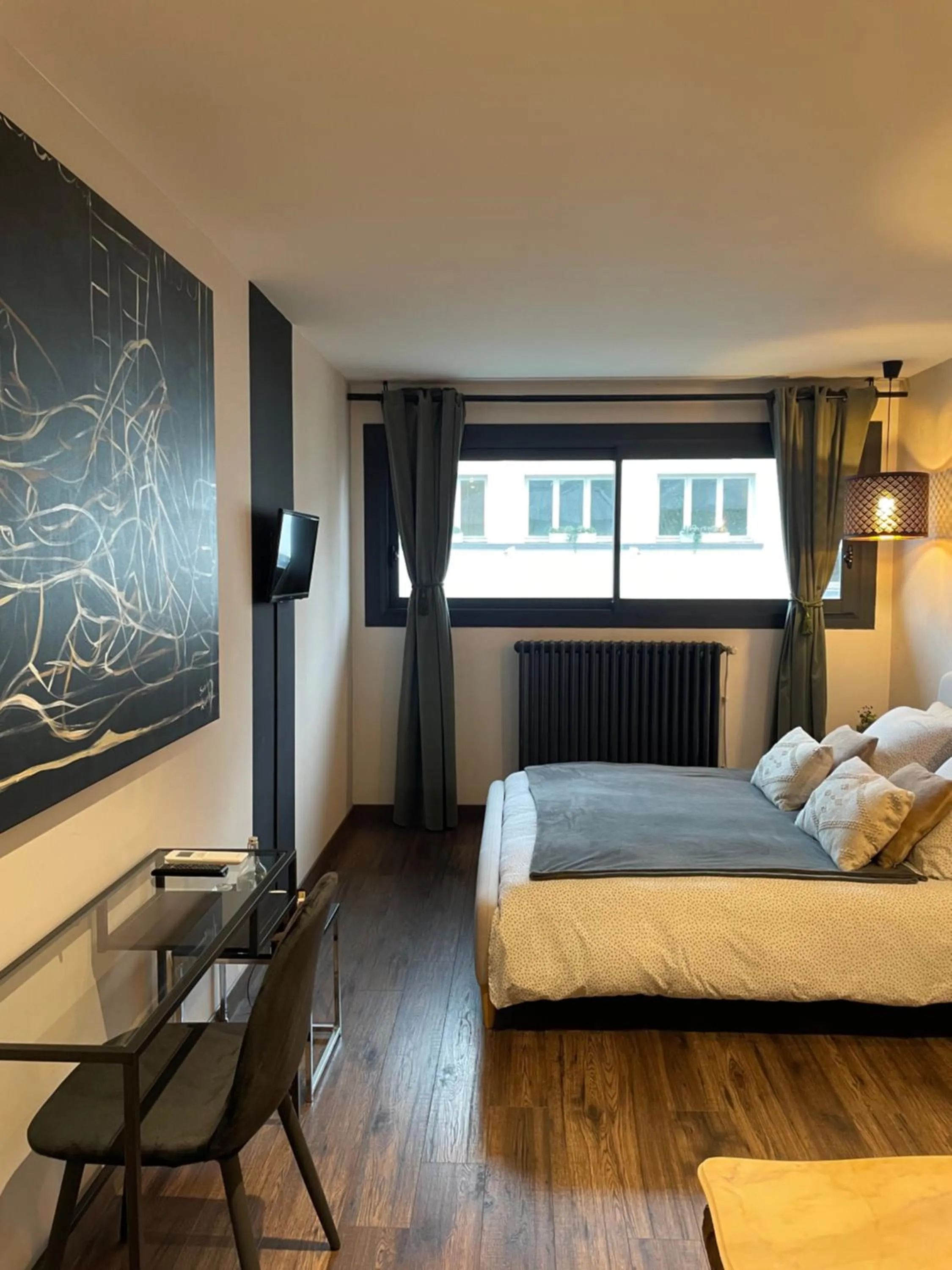 Photo of the whole room, Bed in Les Cépages