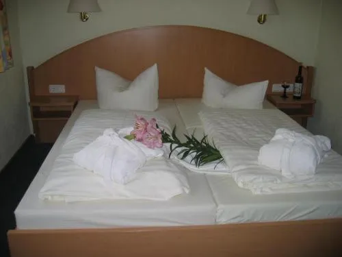 Bed in Hotel Goldener Karpfen